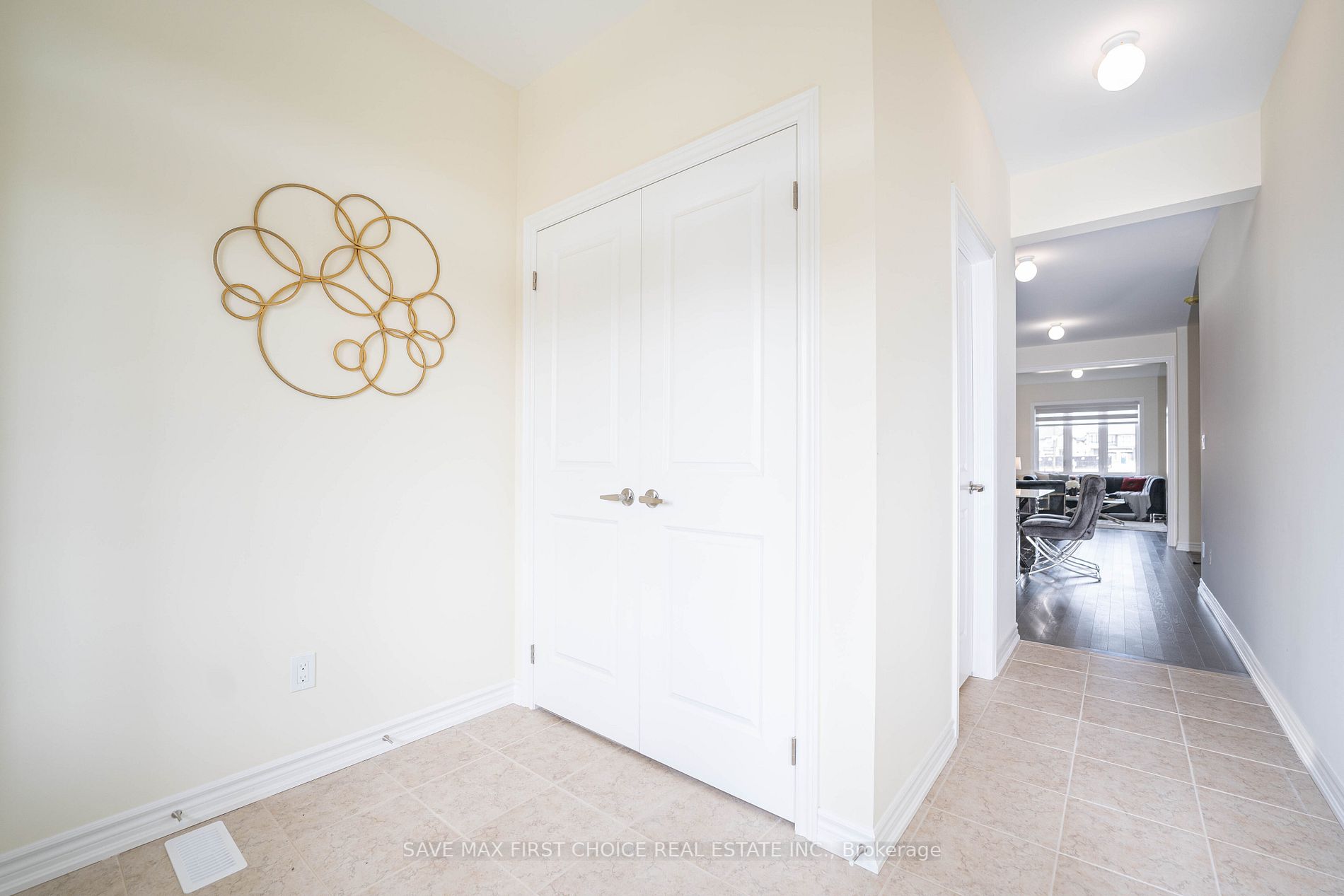 20 Bertram Gate