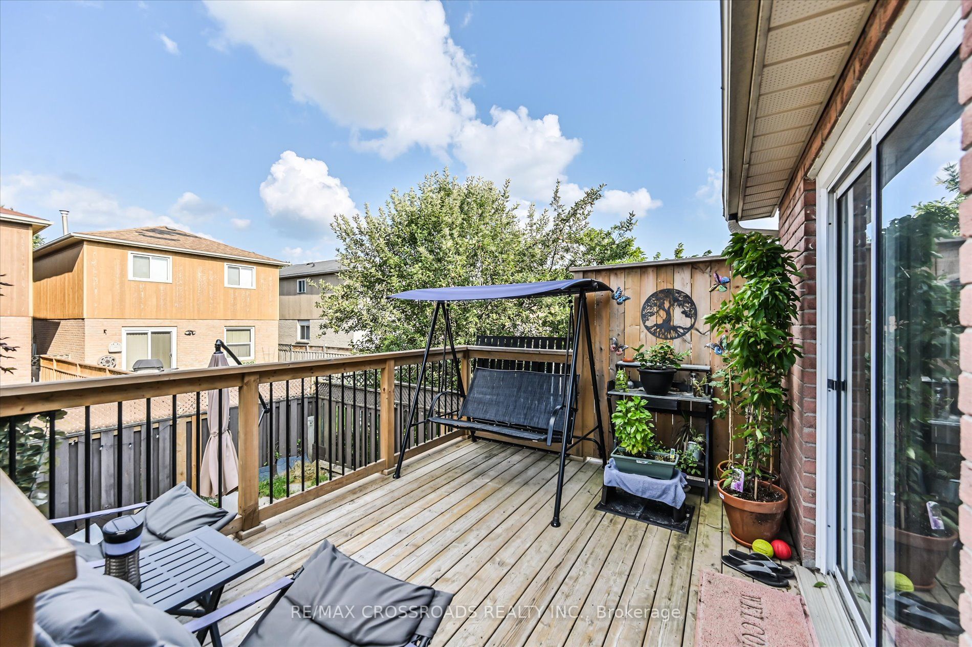 1632 Fairfield Crescent