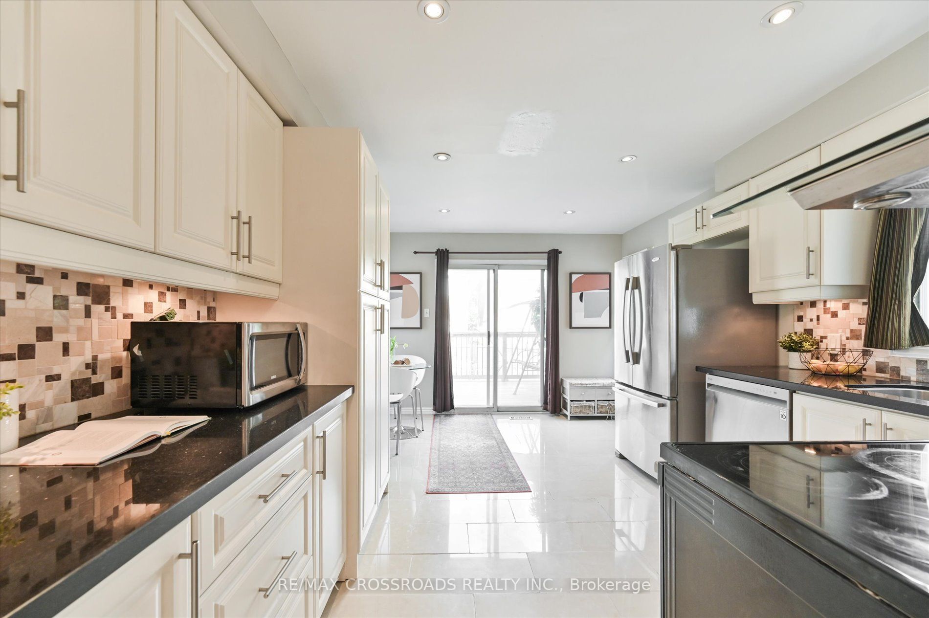 1632 Fairfield Crescent