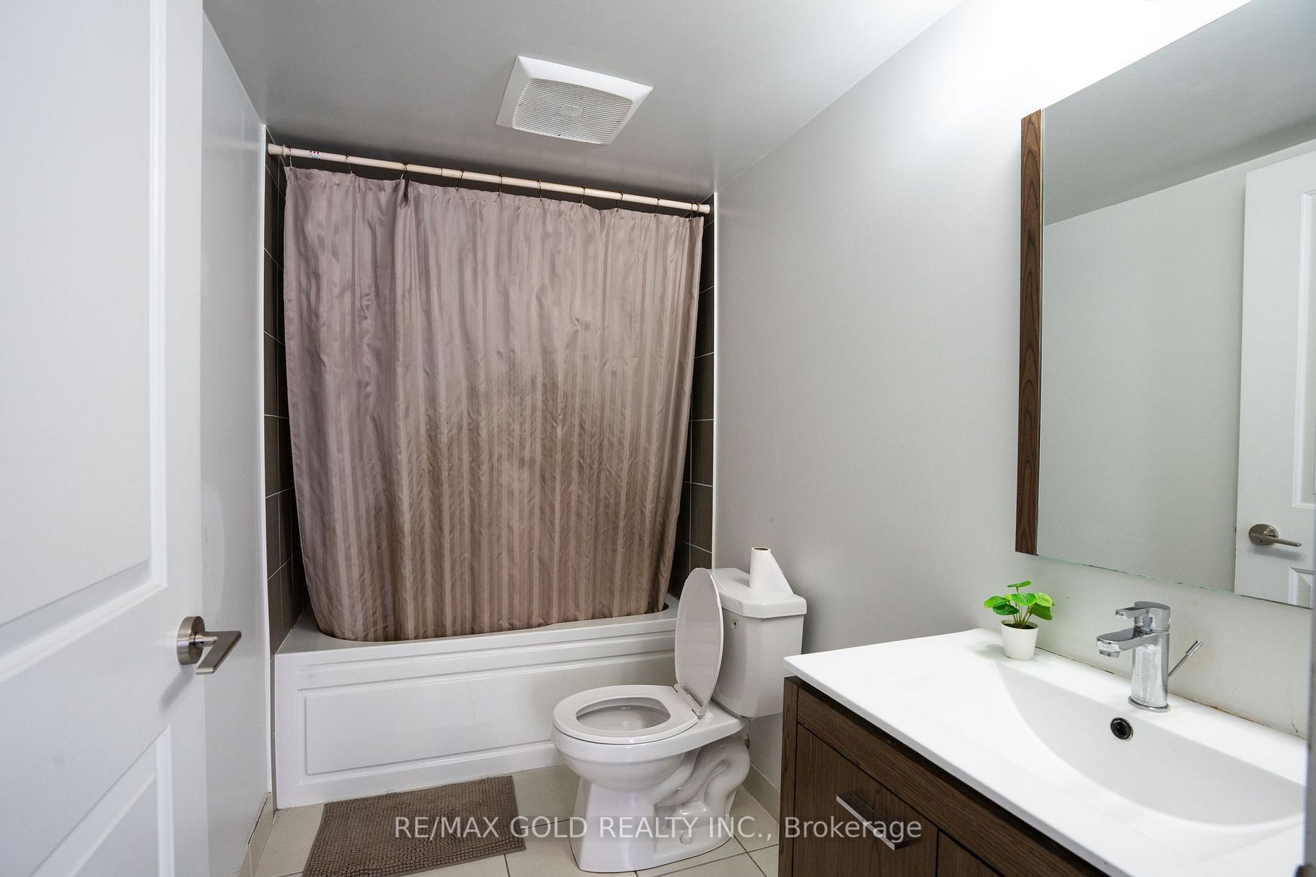 30 Meadowglen Pl, #1409