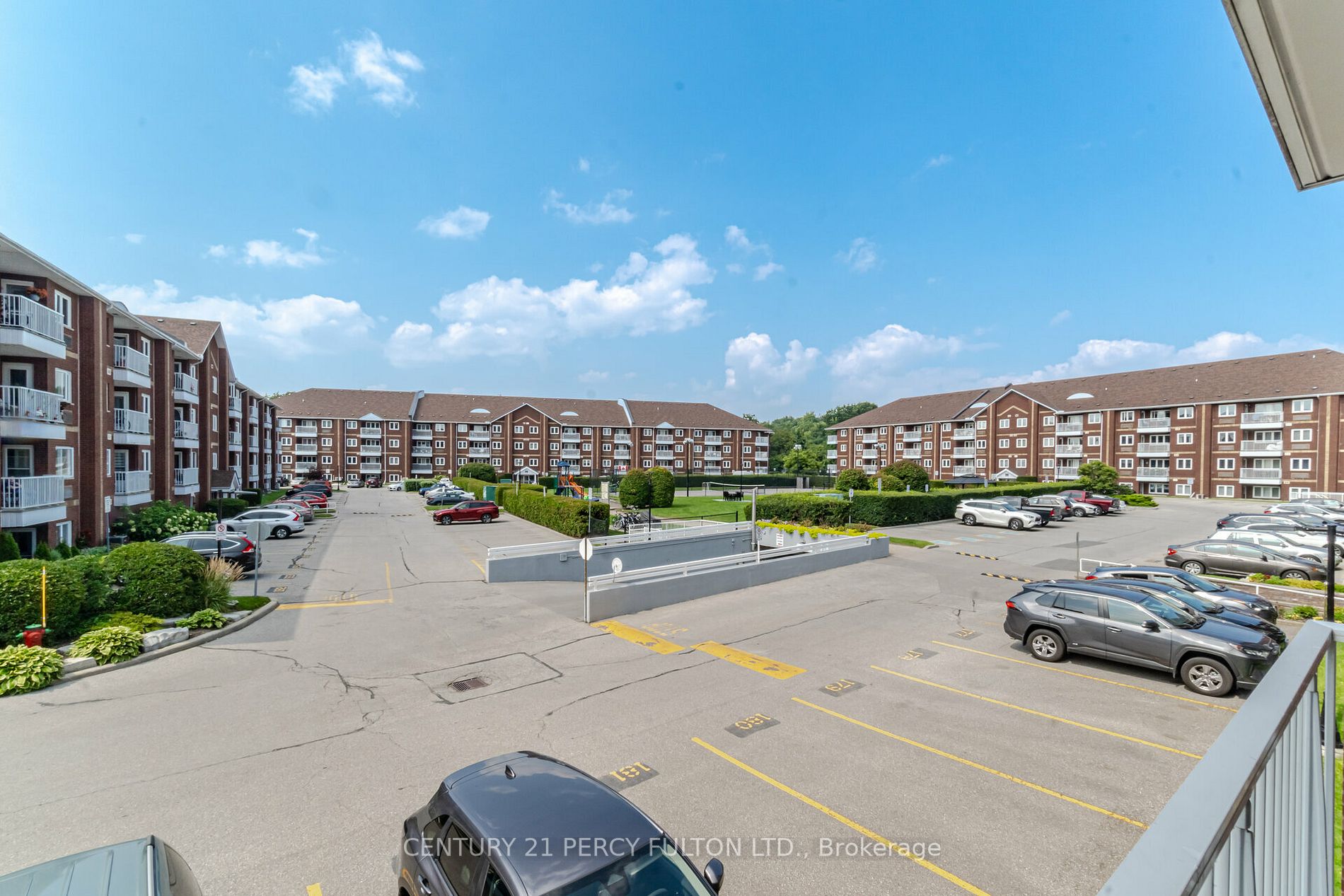 189 Lake Driveway W, #209