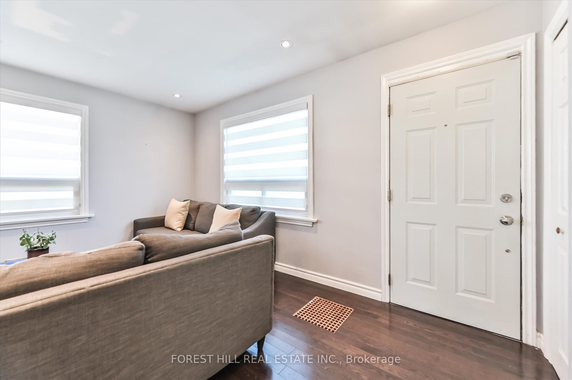 6 Willingdon Ave