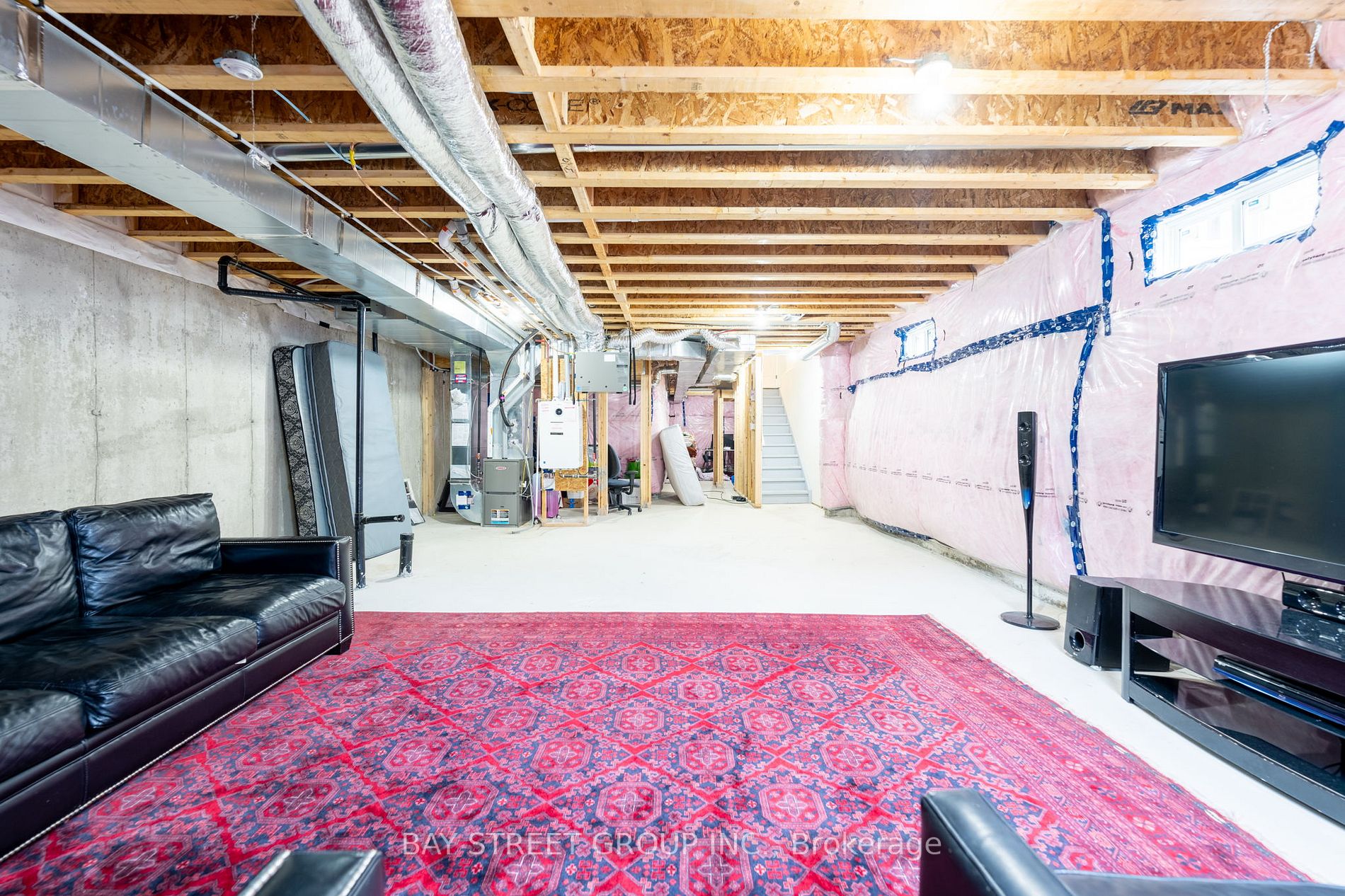 115 Laing Dr