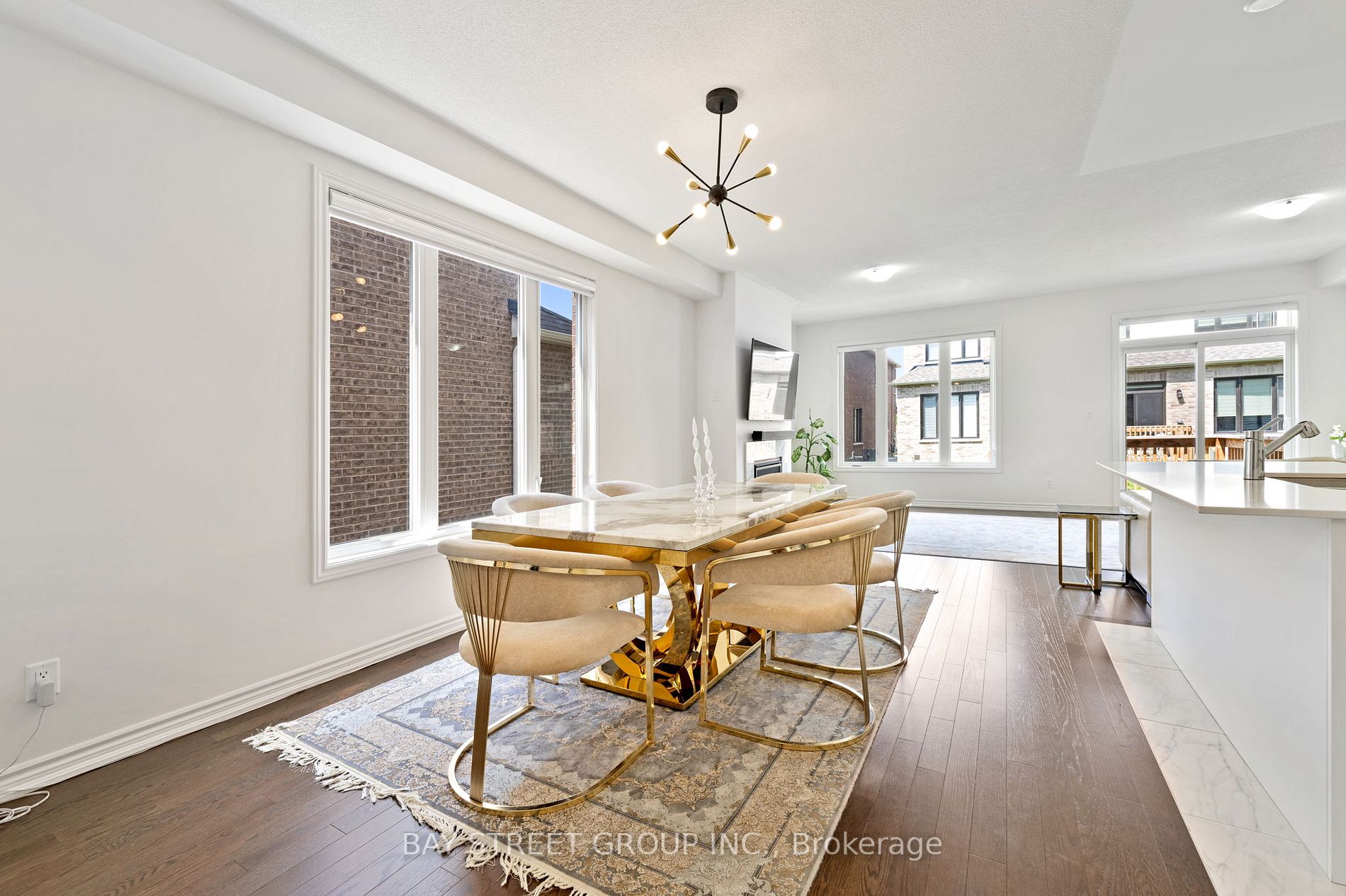 115 Laing Dr