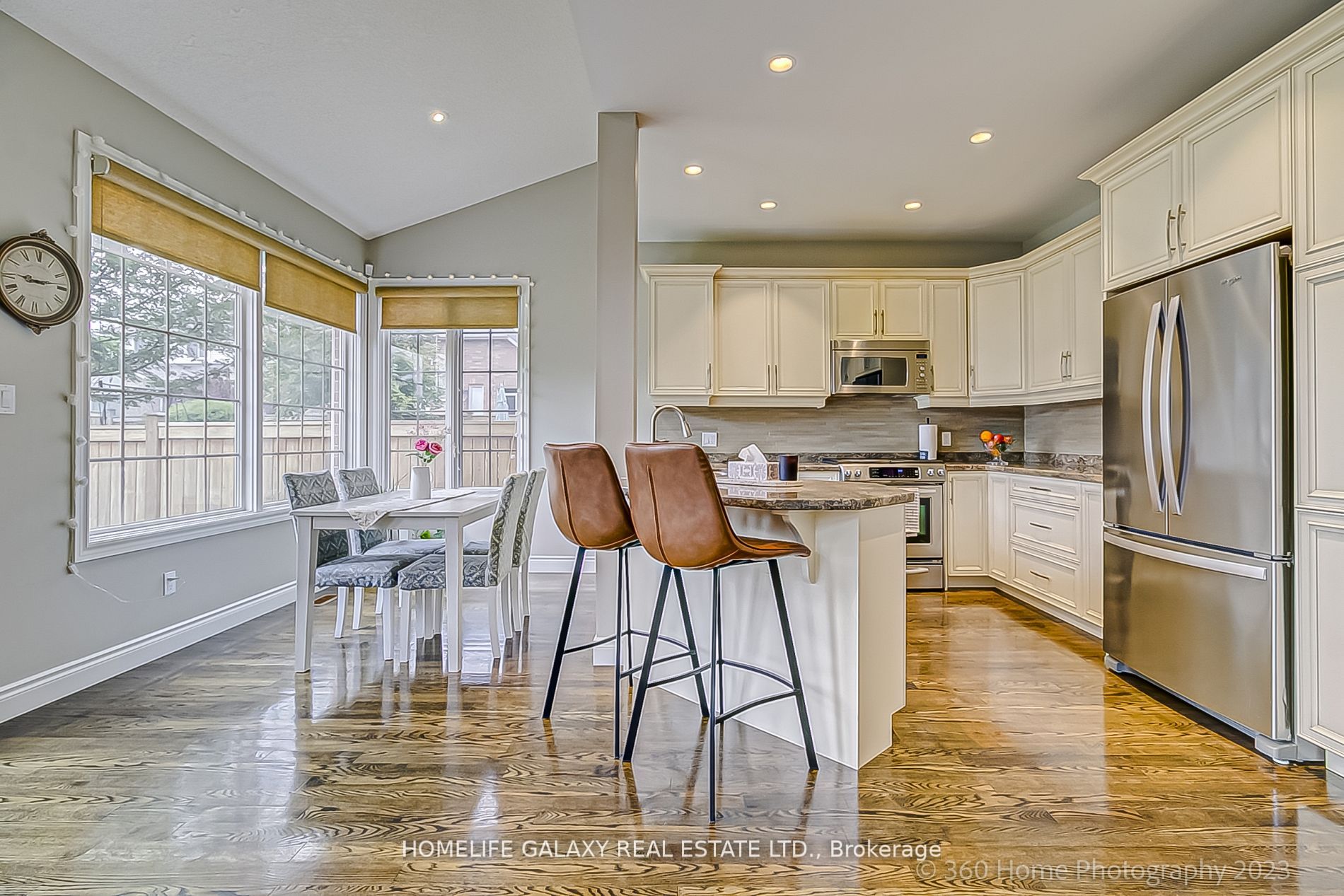417 Bovin Ave