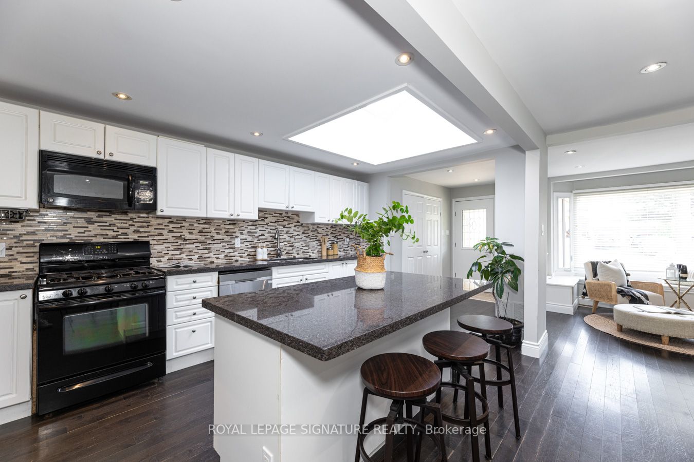 878 Strouds Lane