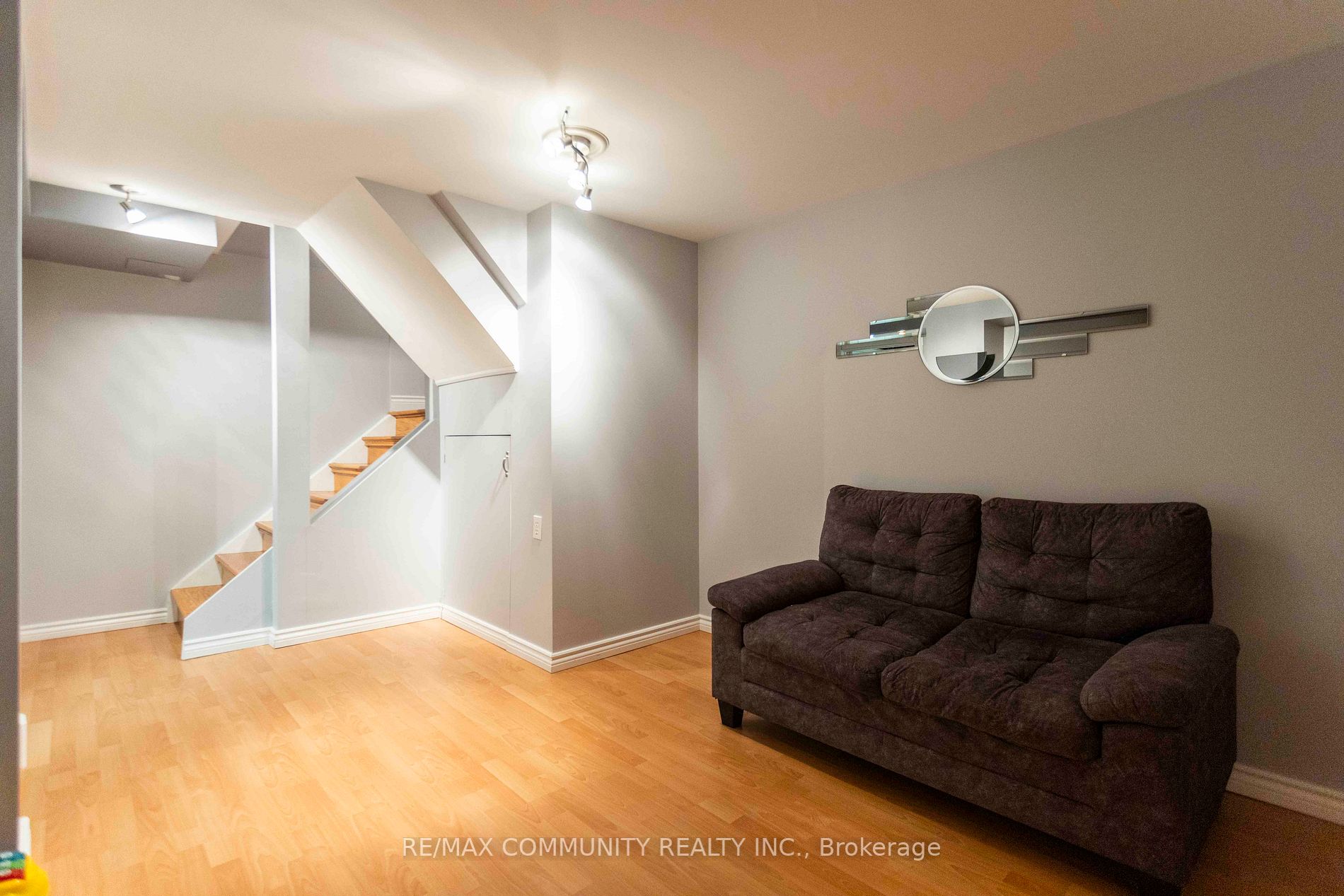 43 Creekwood Cres