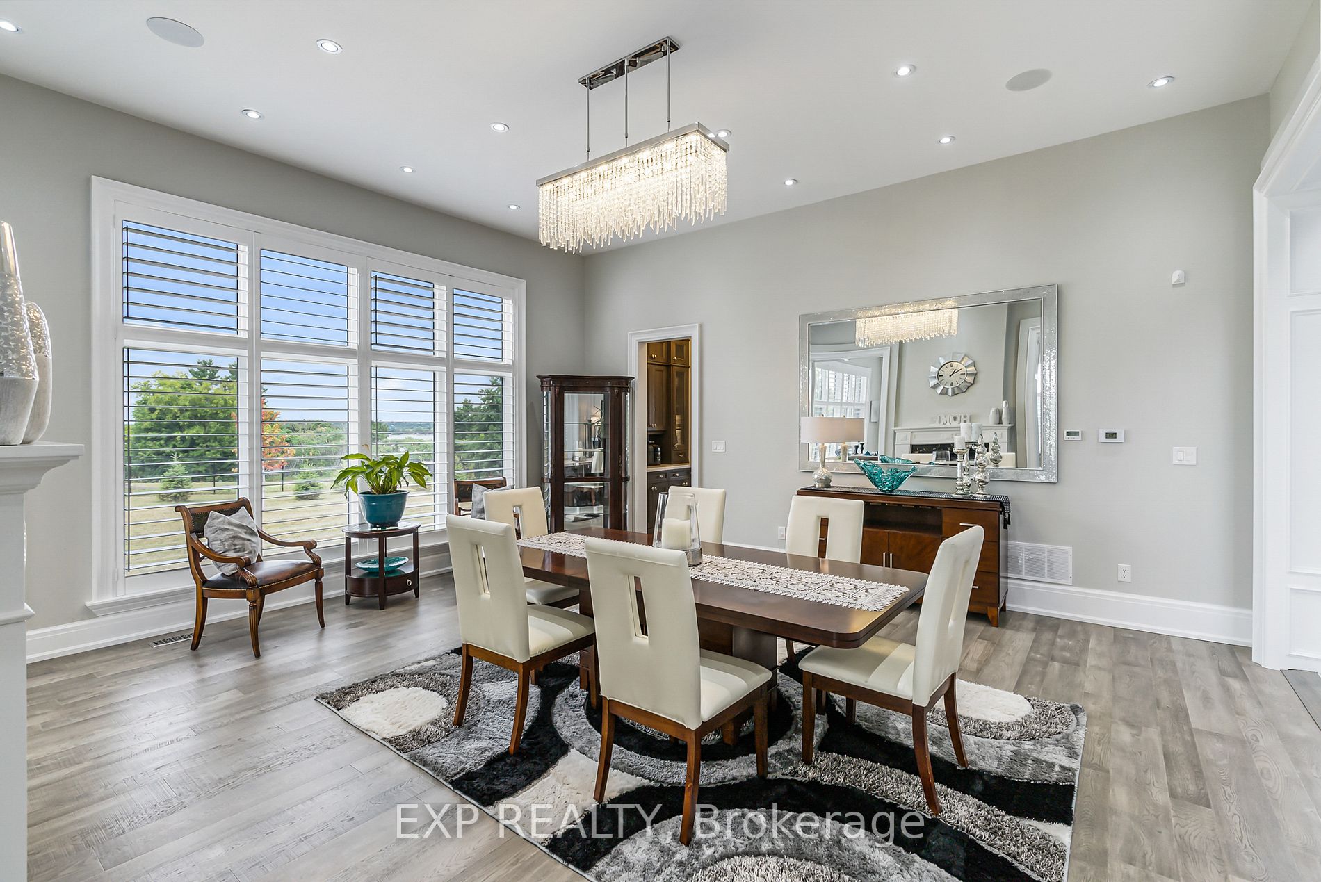 690 View Lake Rd