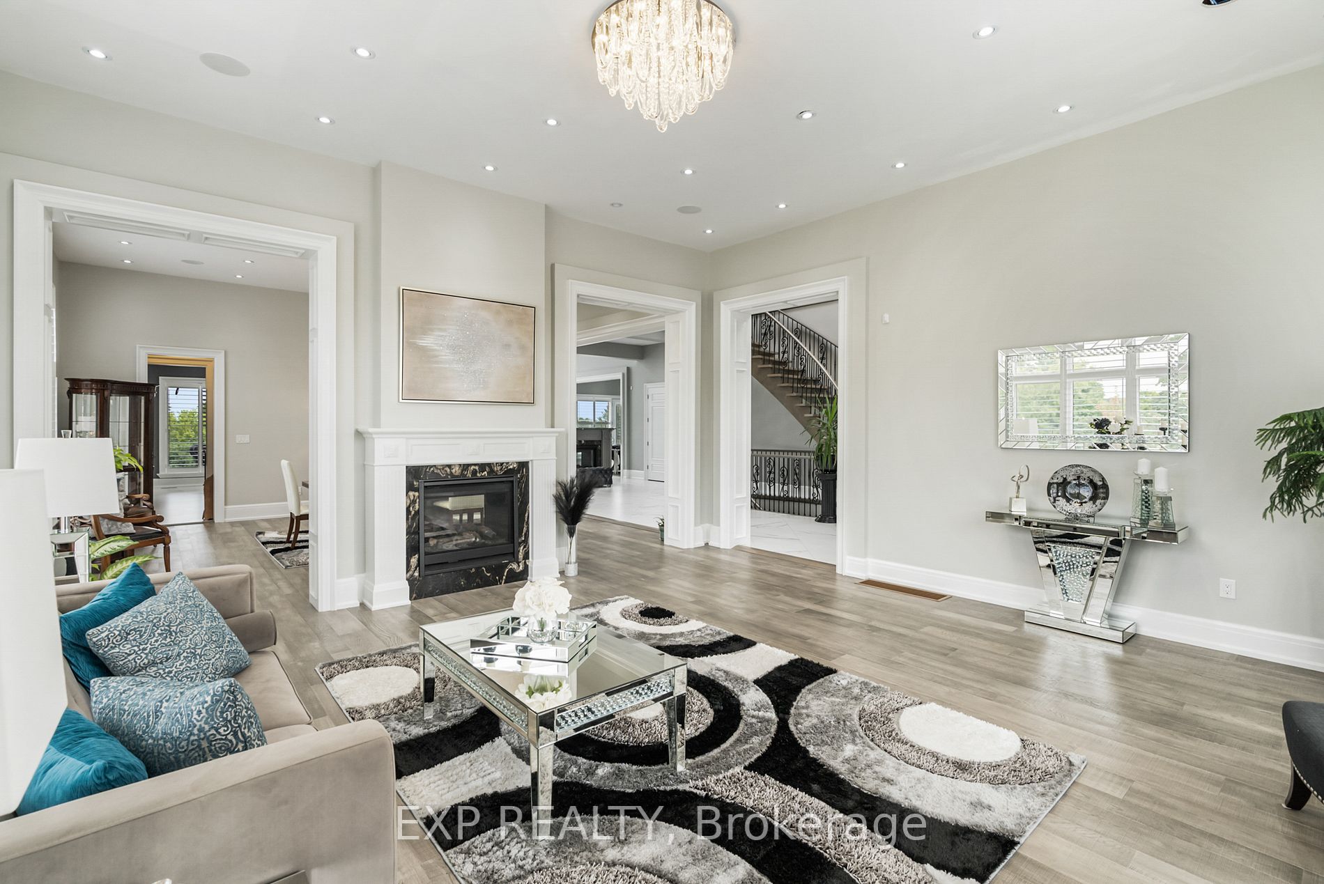 690 View Lake Rd