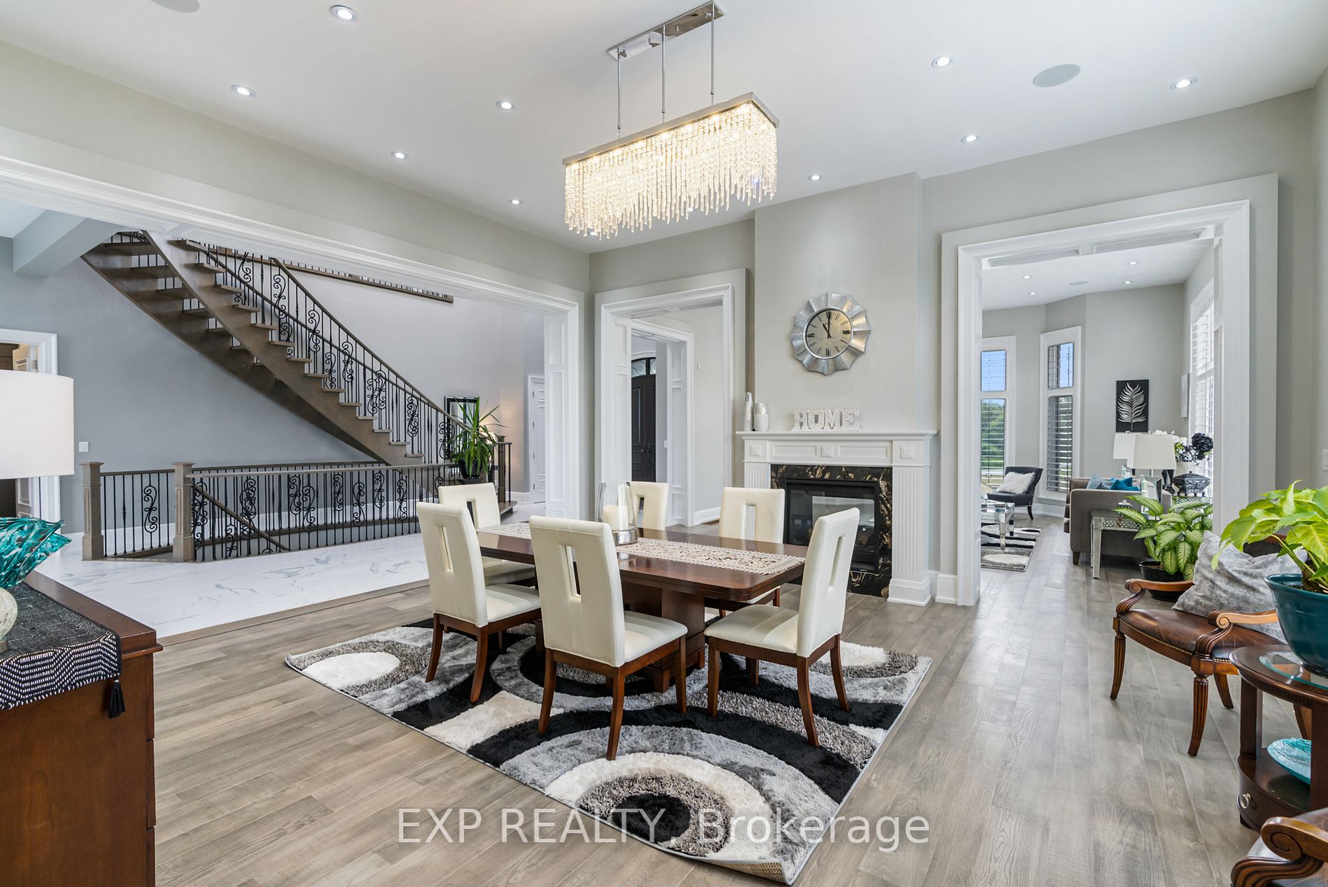 690 View Lake Rd