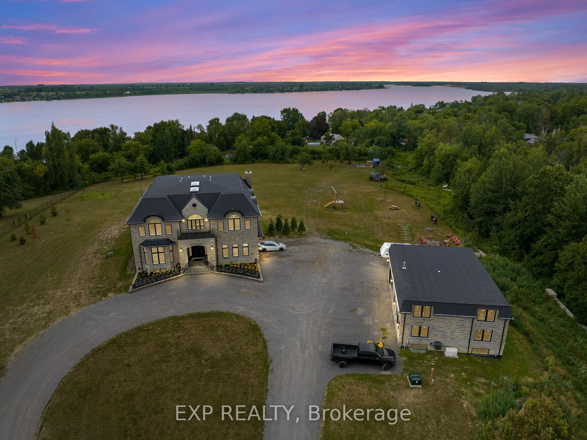 690 View Lake Rd