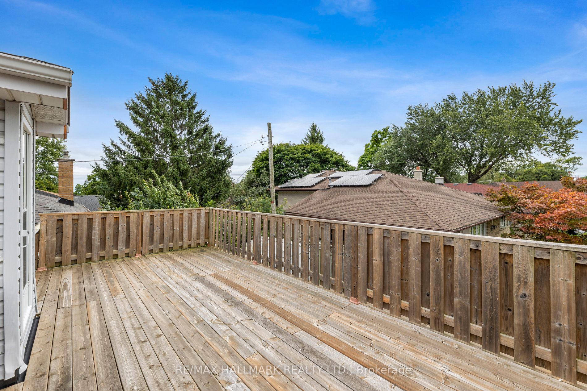 8 Cathedral Bluffs Dr