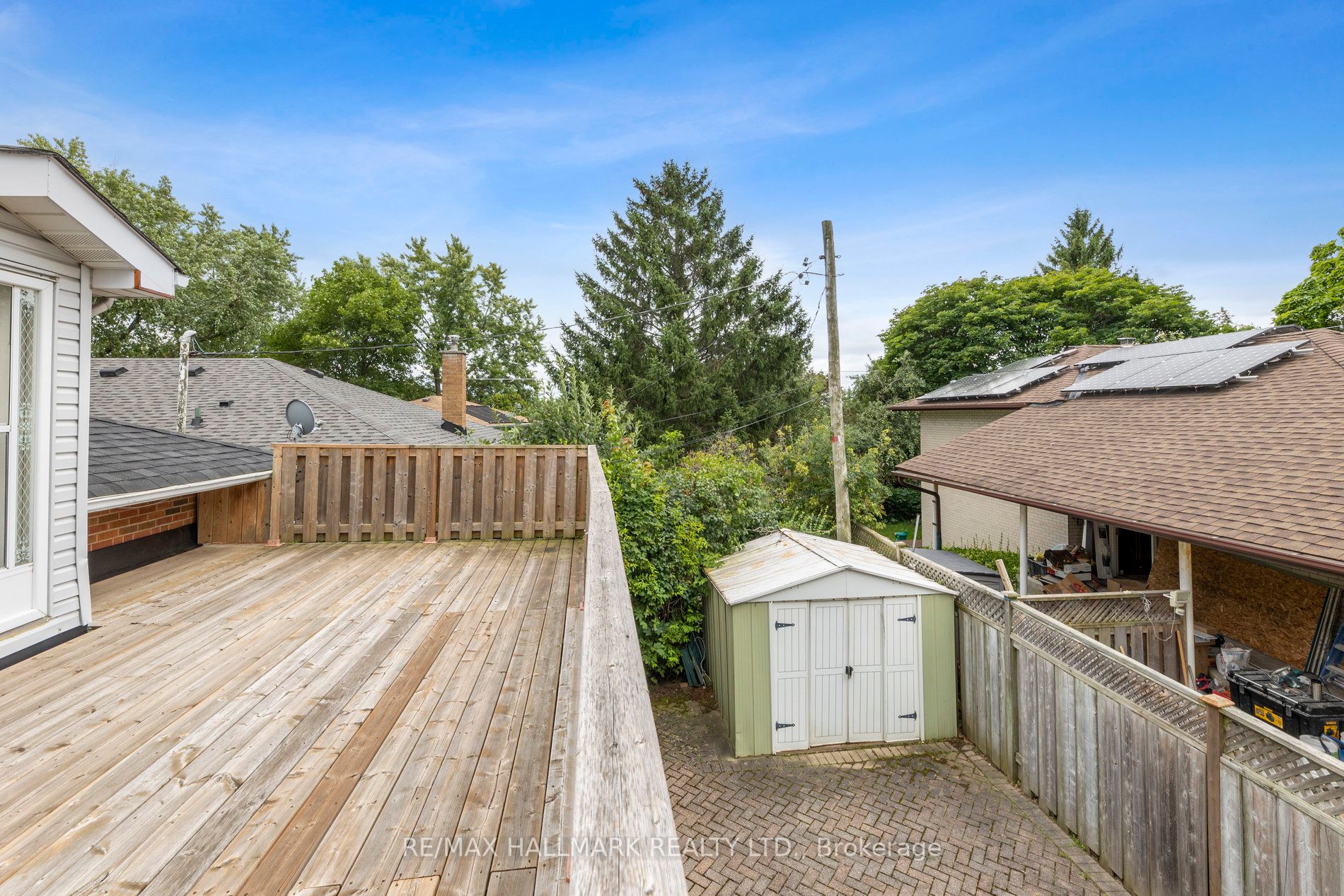 8 Cathedral Bluffs Dr