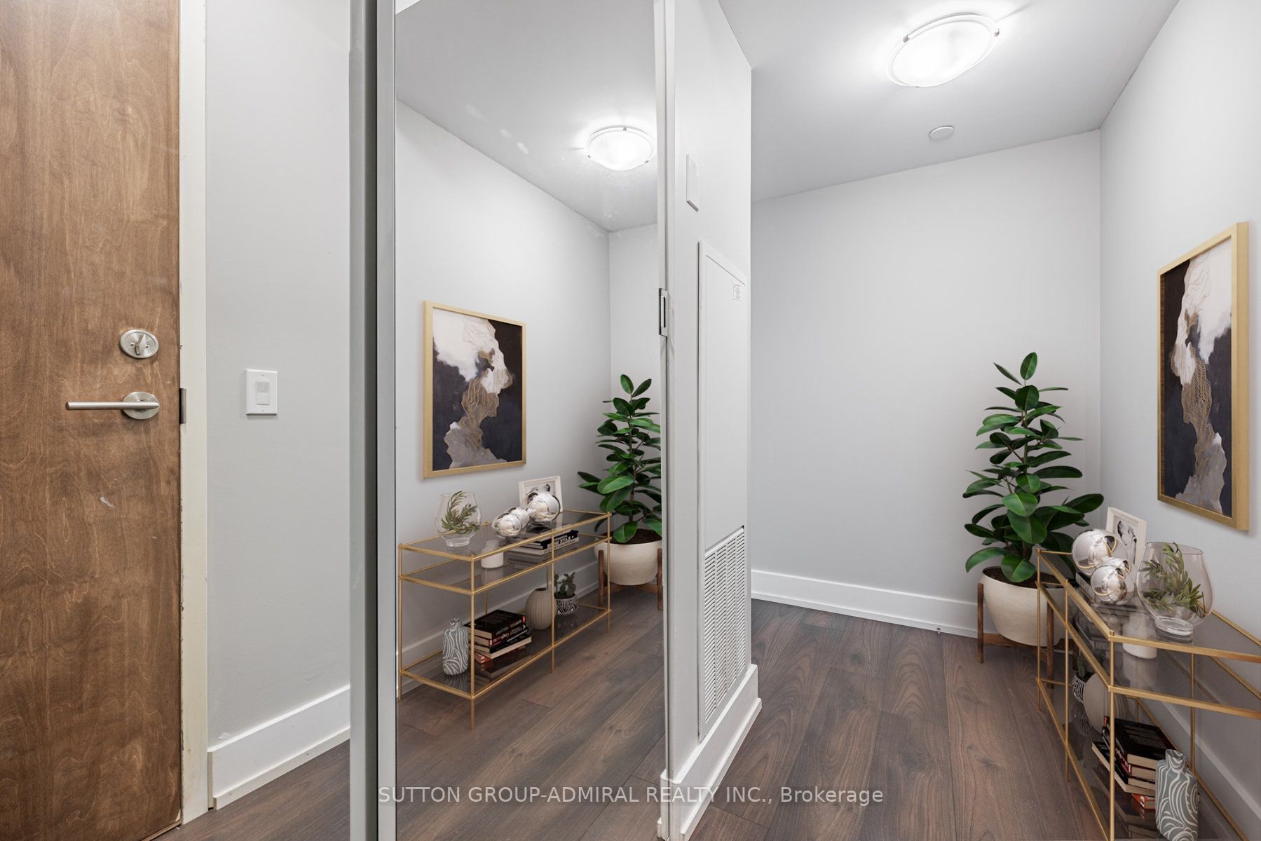 1215 Bayly St, #501