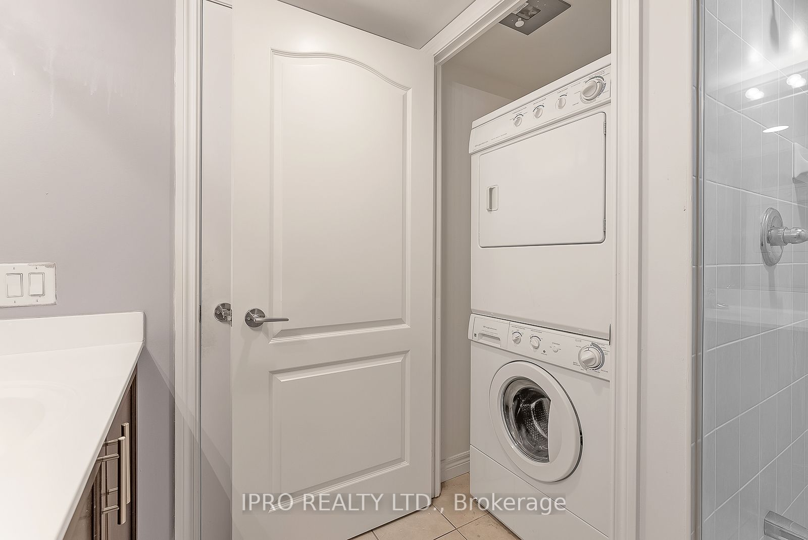 60 Town Centre Crt, #2404