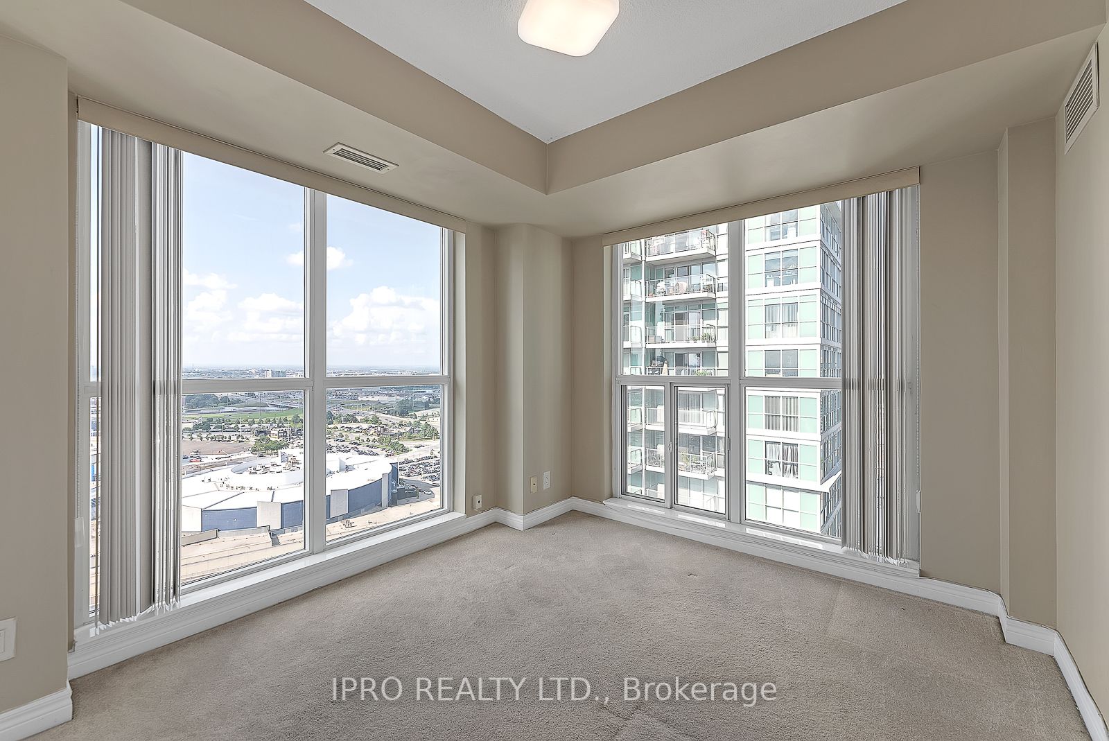 60 Town Centre Crt, #2404