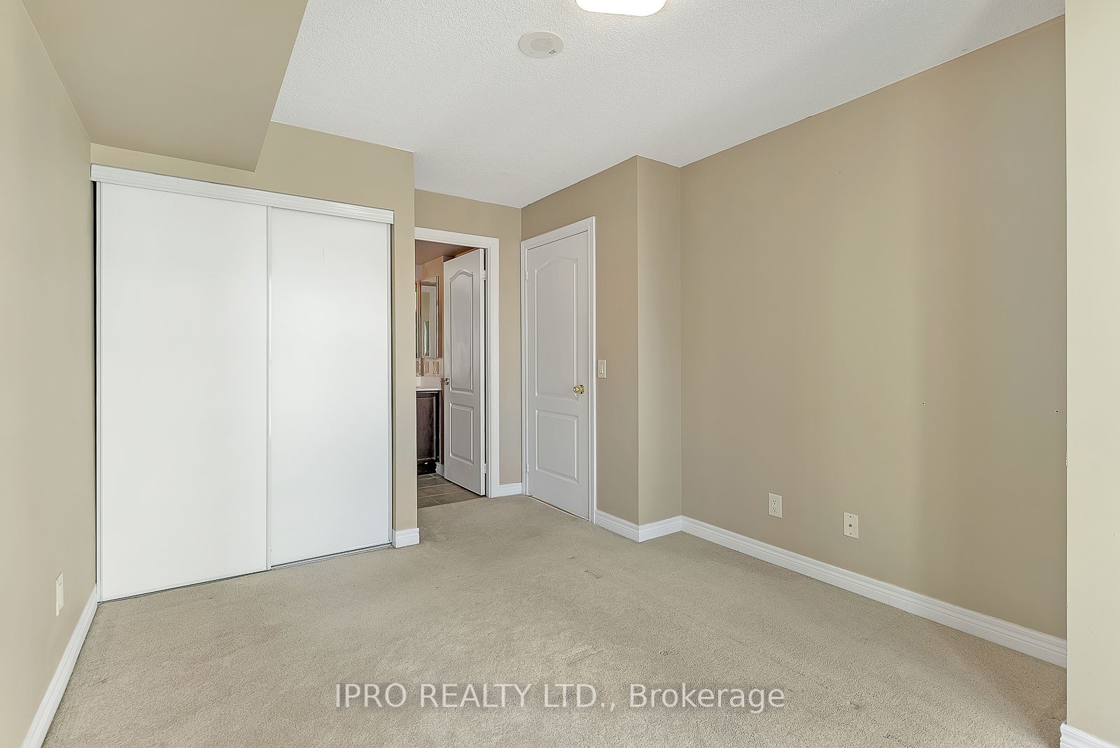 60 Town Centre Crt, #2404