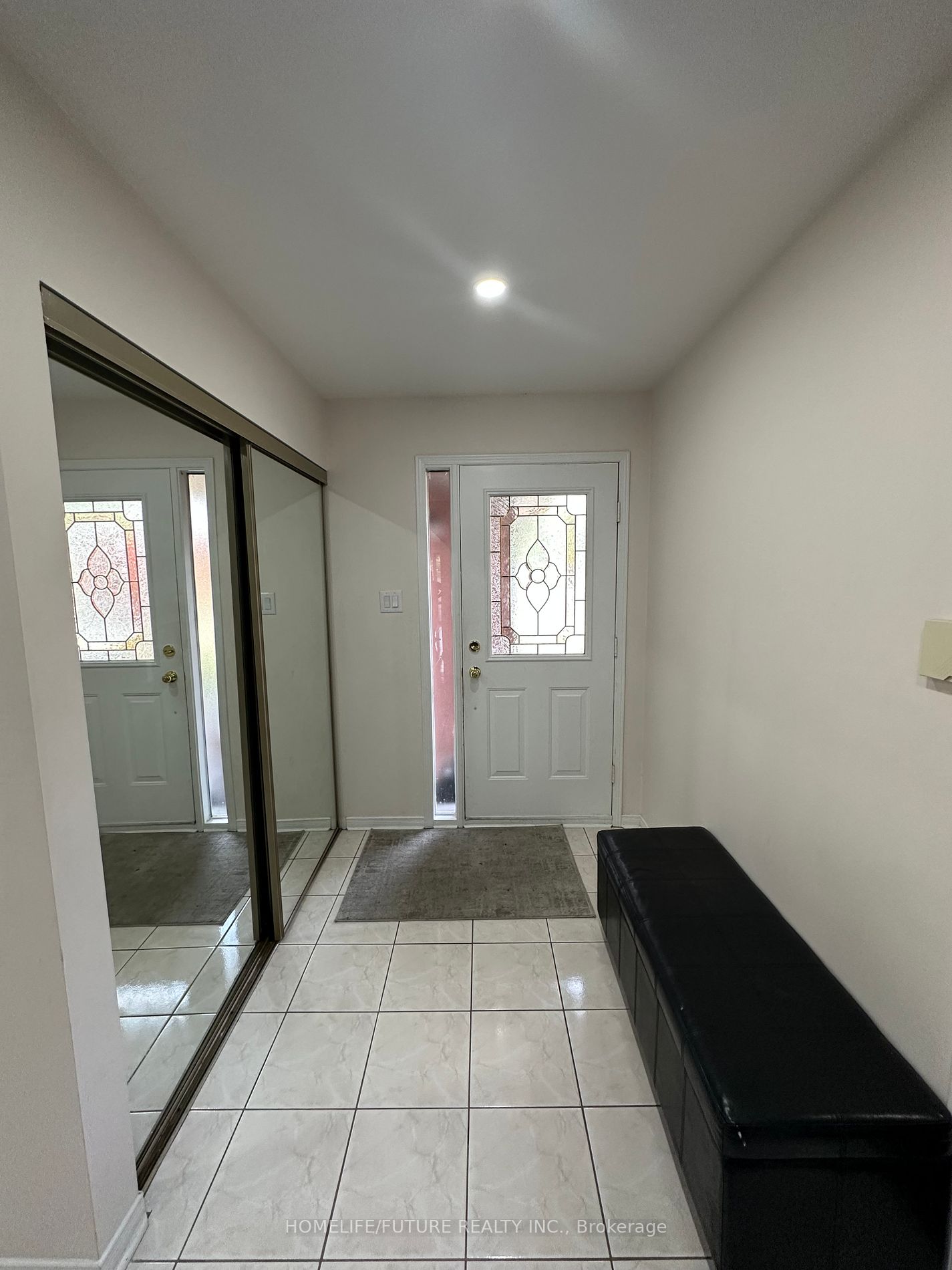 207 Mossbrook Square