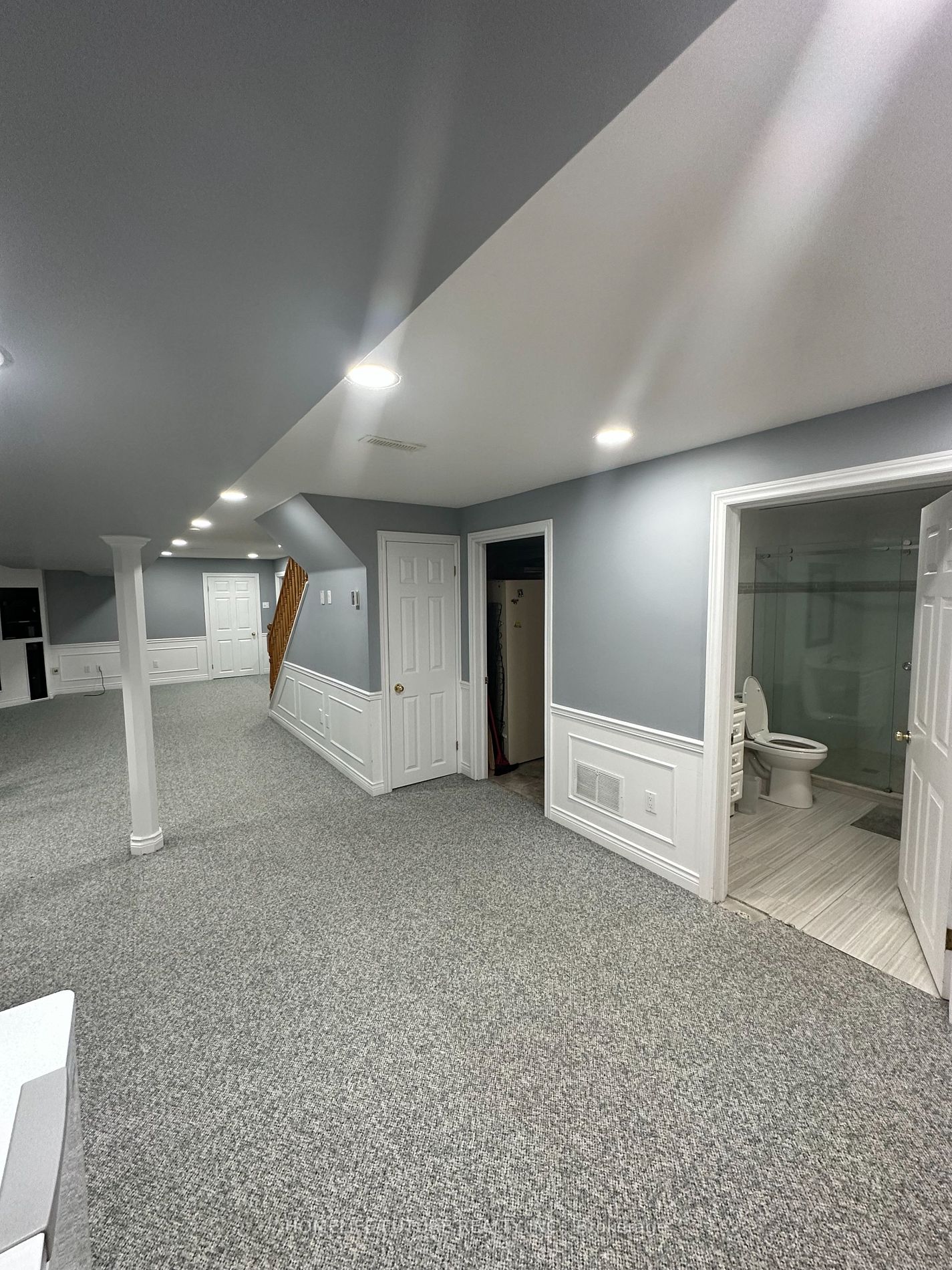 207 Mossbrook Square