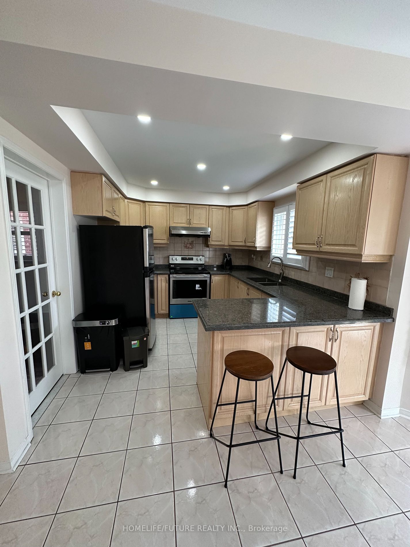 207 Mossbrook Square