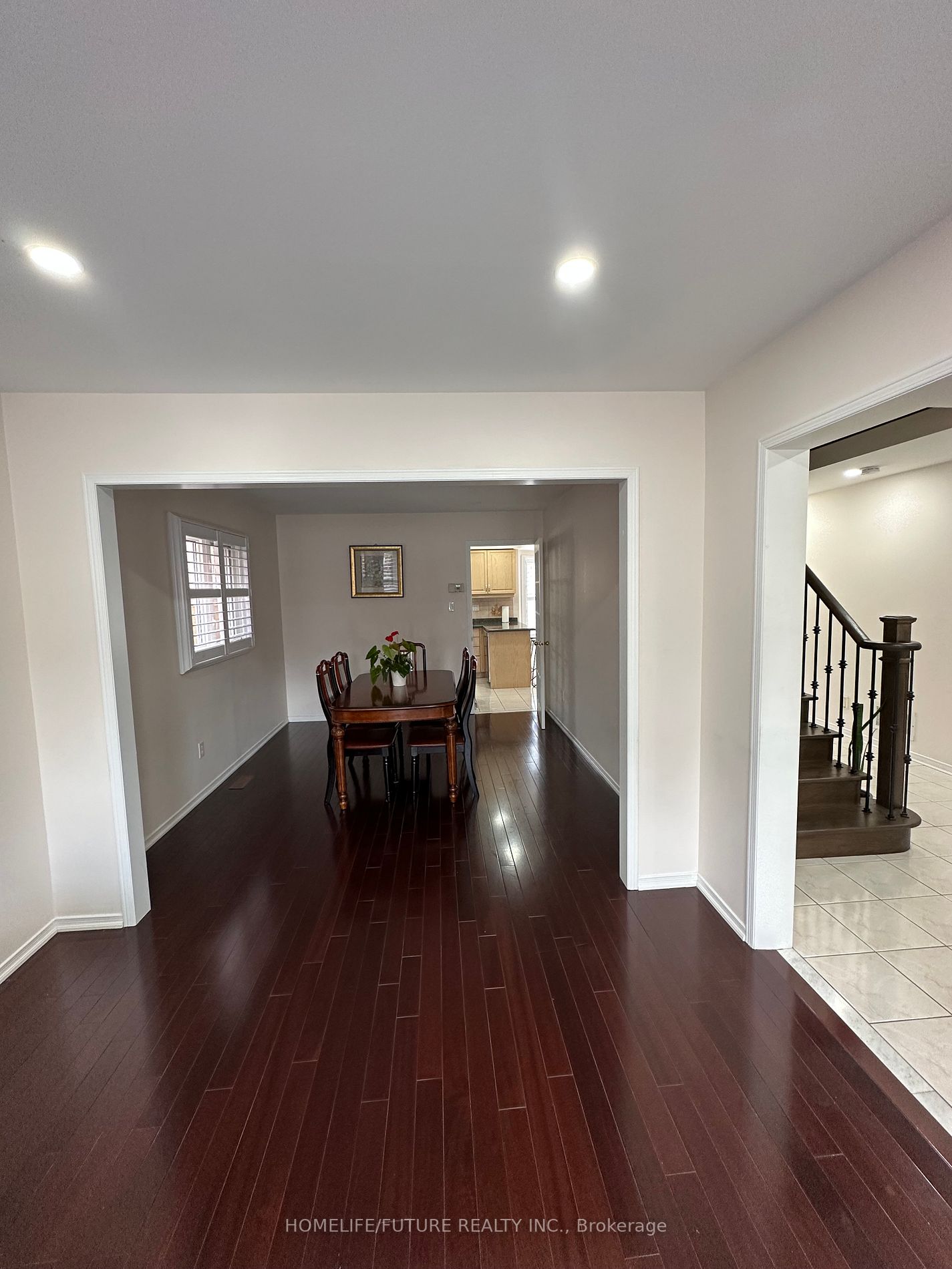 207 Mossbrook Square