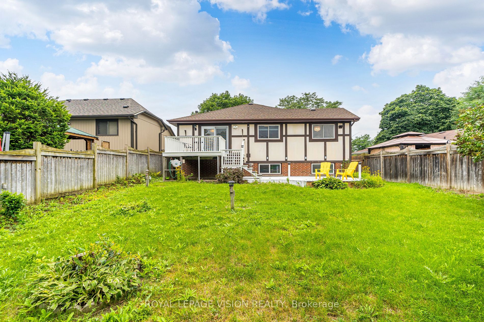3 Muir Cres