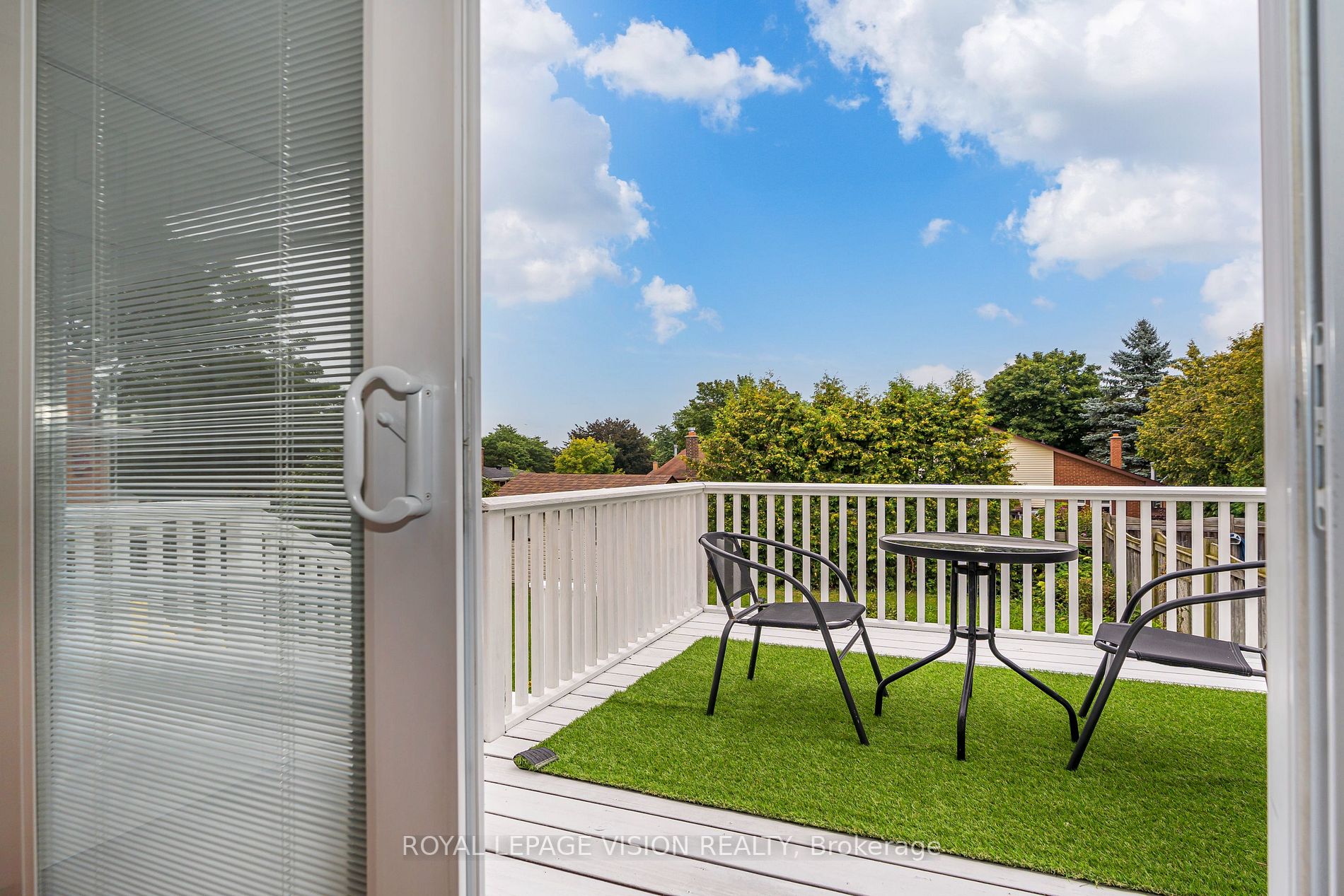3 Muir Cres