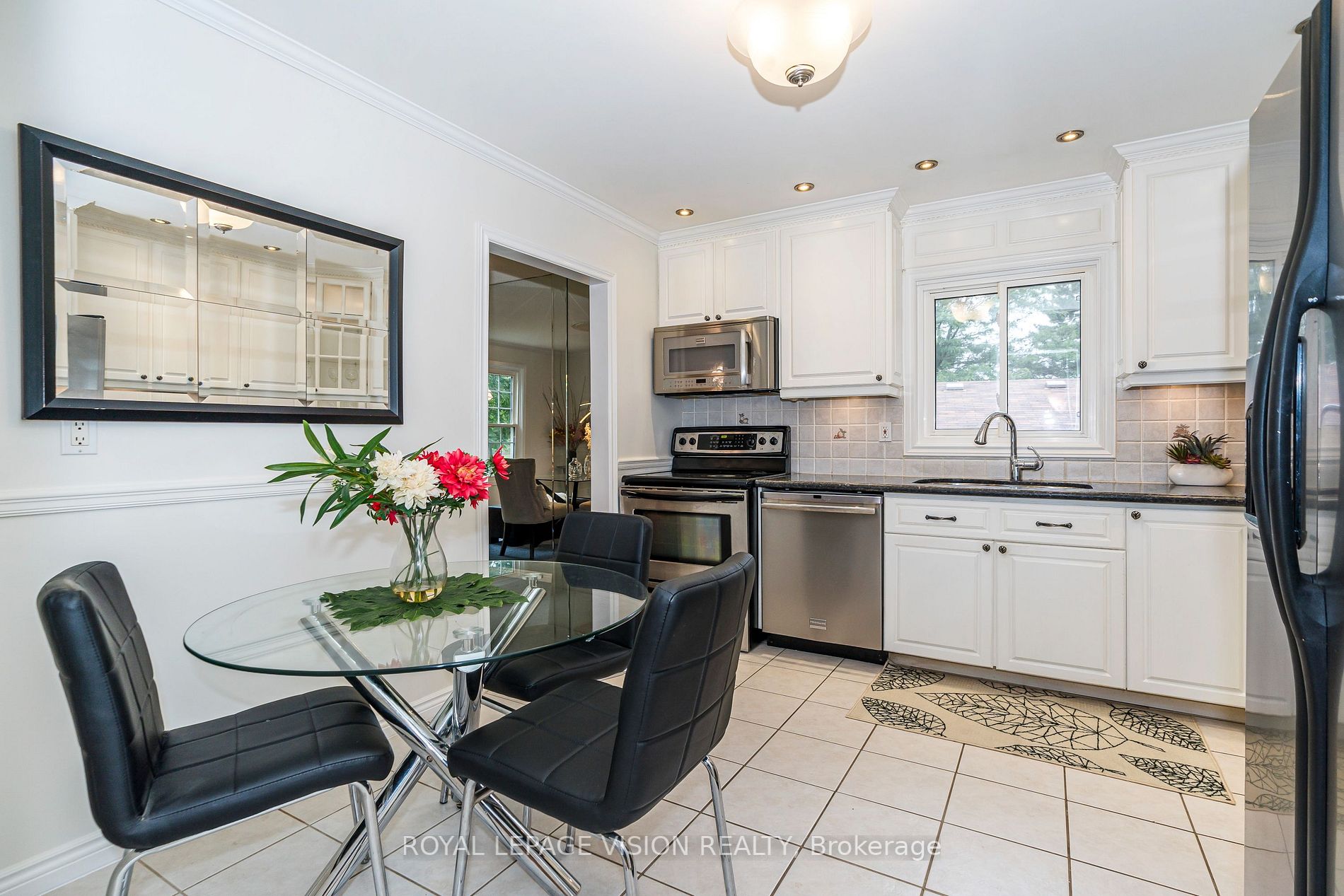 3 Muir Cres