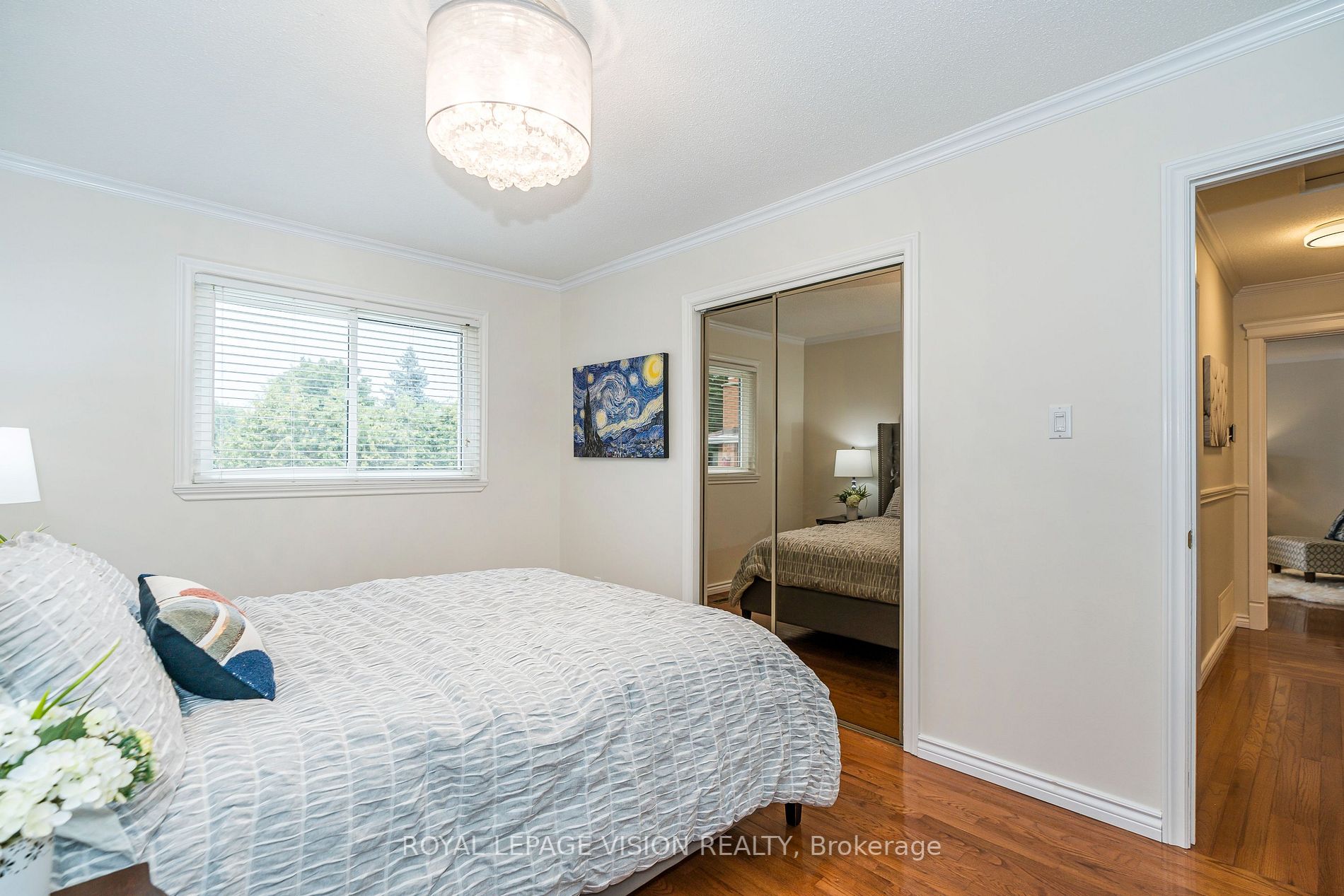 3 Muir Cres