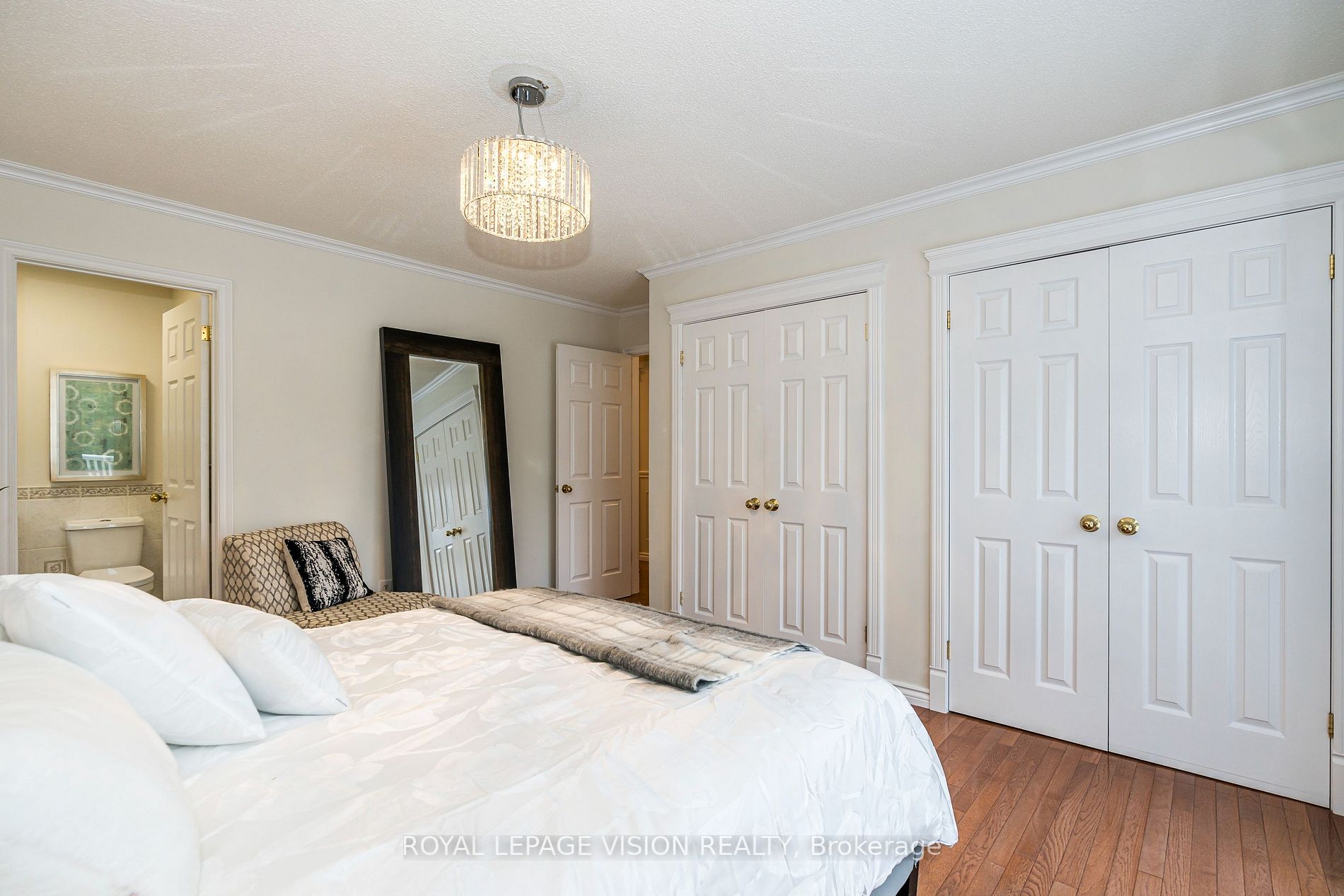 3 Muir Cres