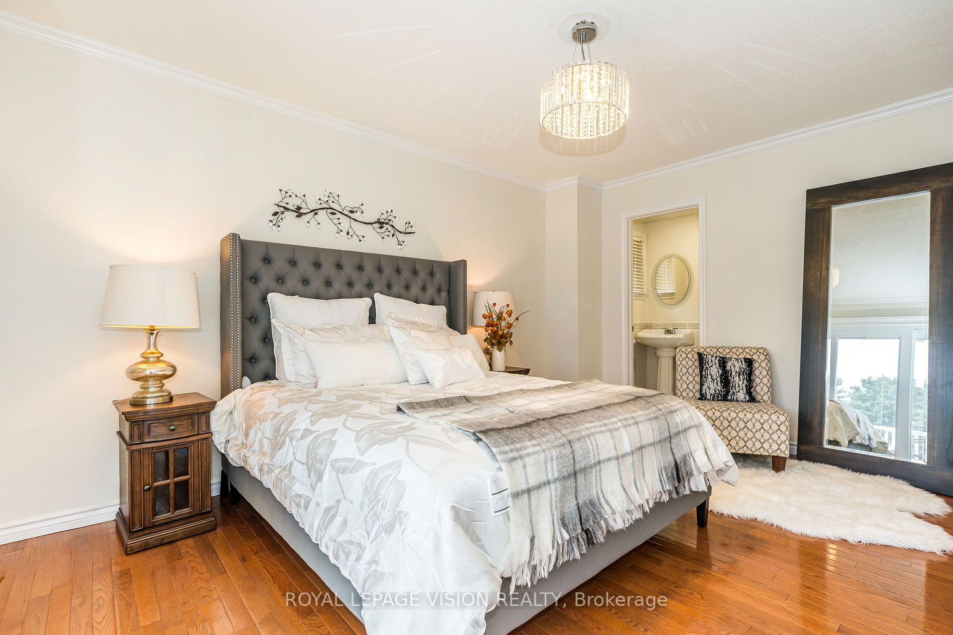 3 Muir Cres