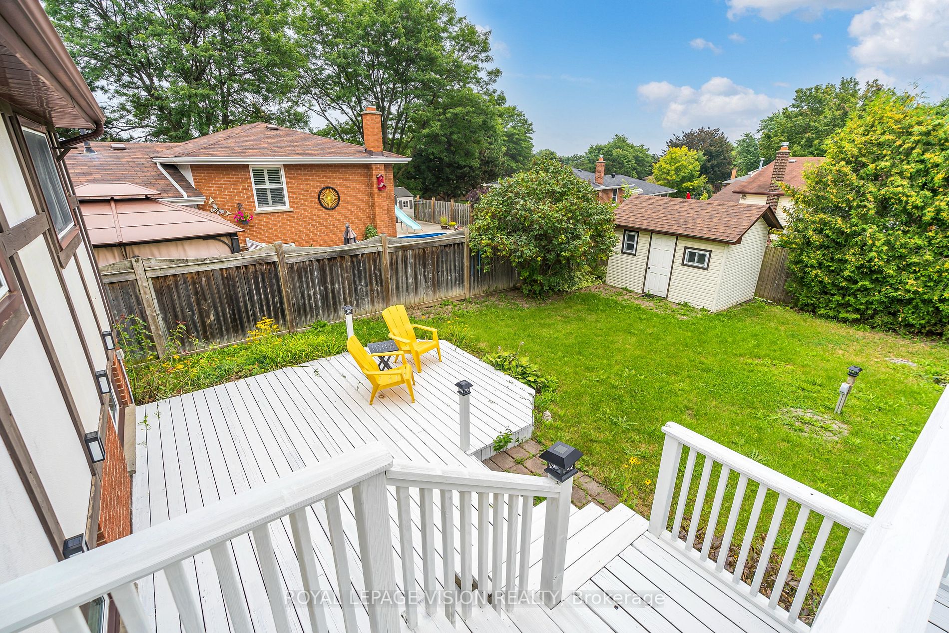 3 Muir Cres