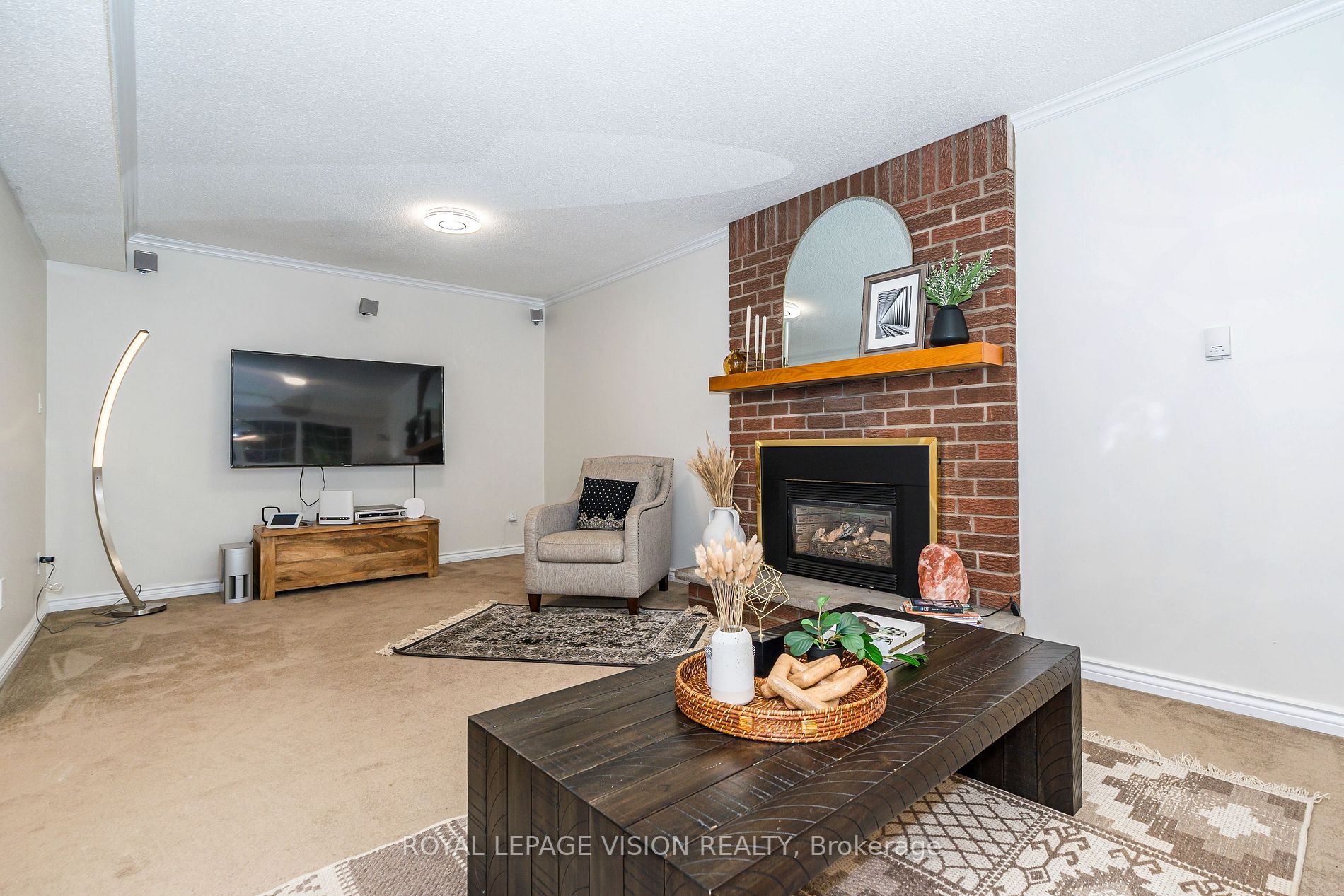 3 Muir Cres