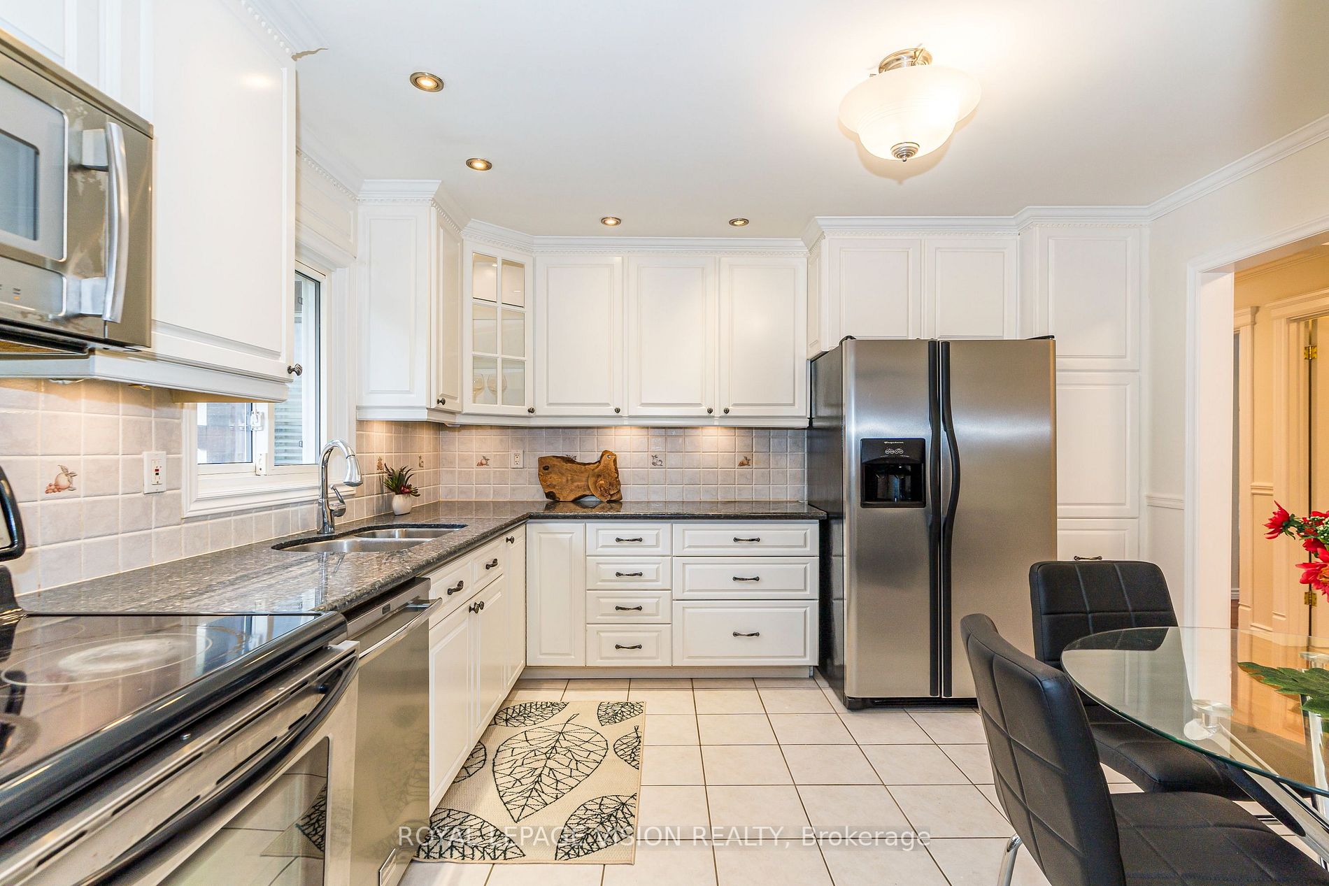 3 Muir Cres