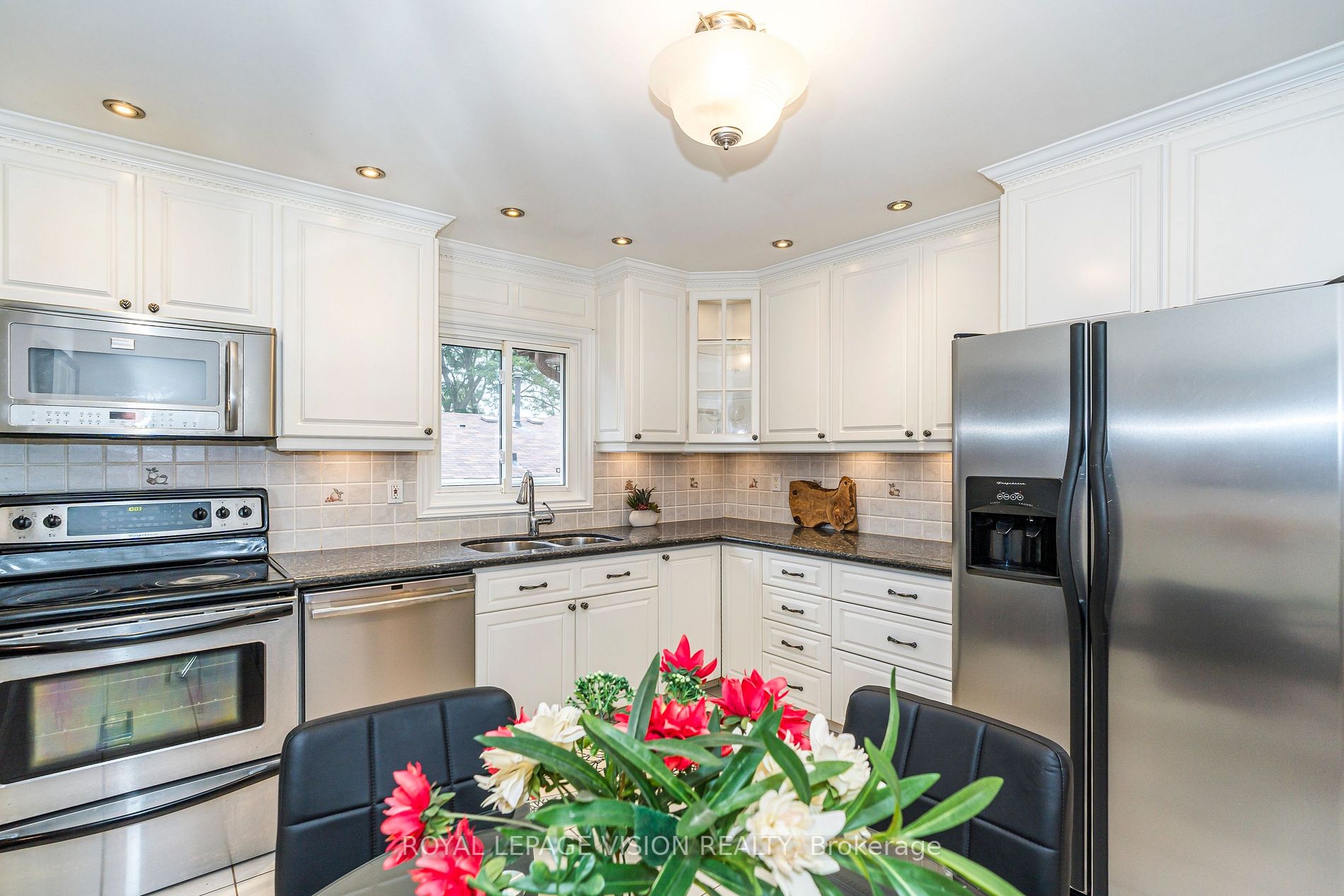 3 Muir Cres