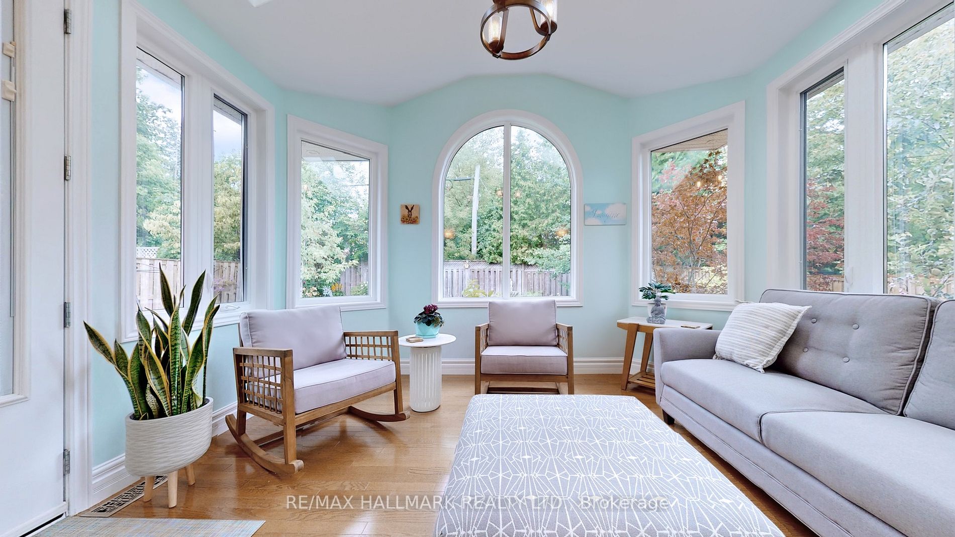 69 Blueking Crescent