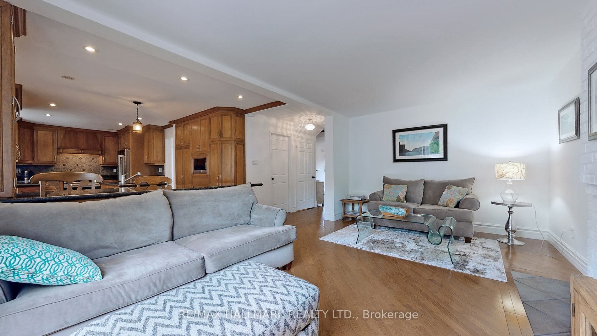 69 Blueking Crescent