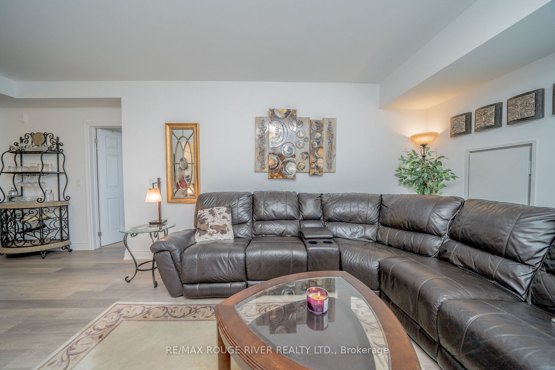 21 Brookhouse Dr, #302
