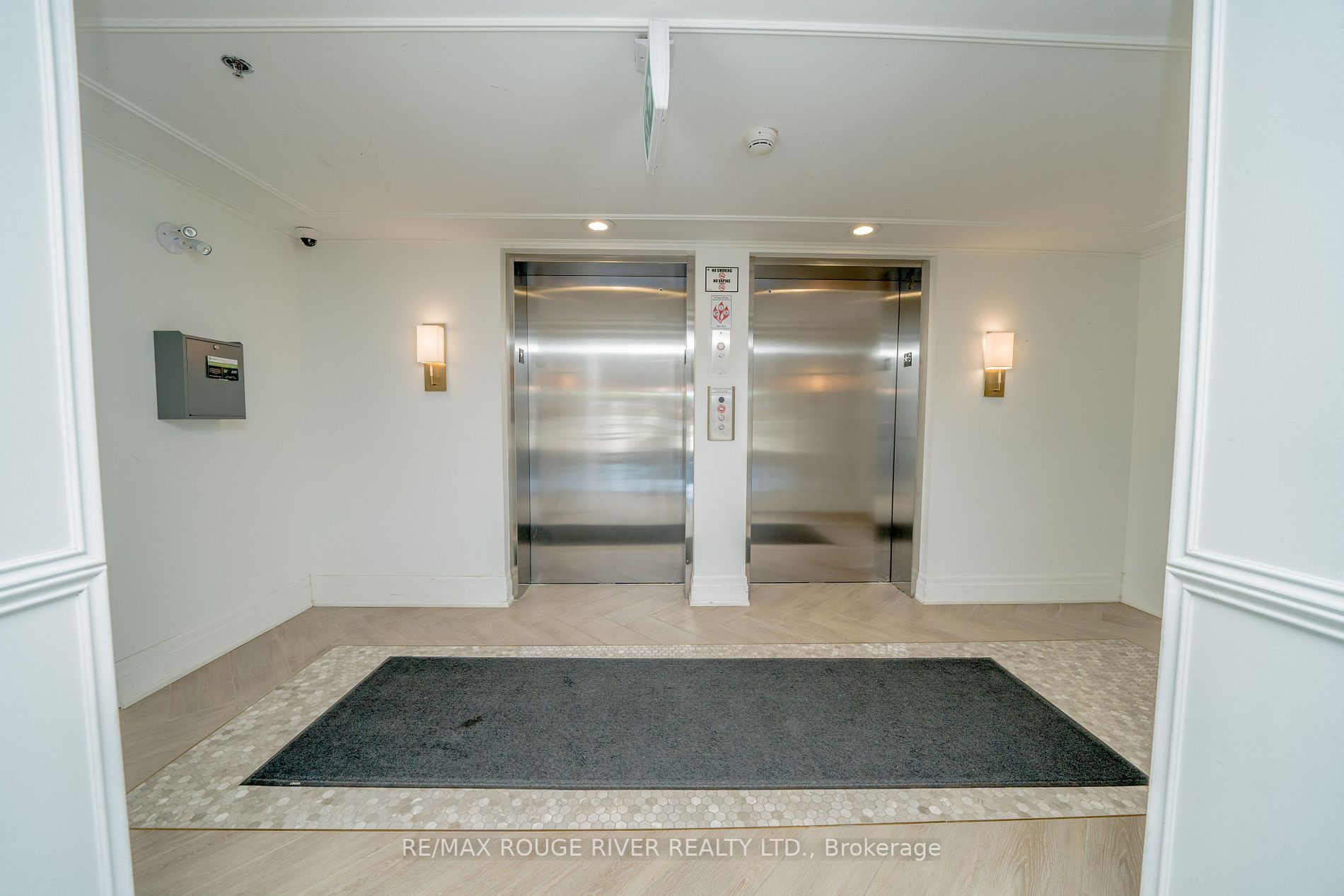 21 Brookhouse Dr, #302