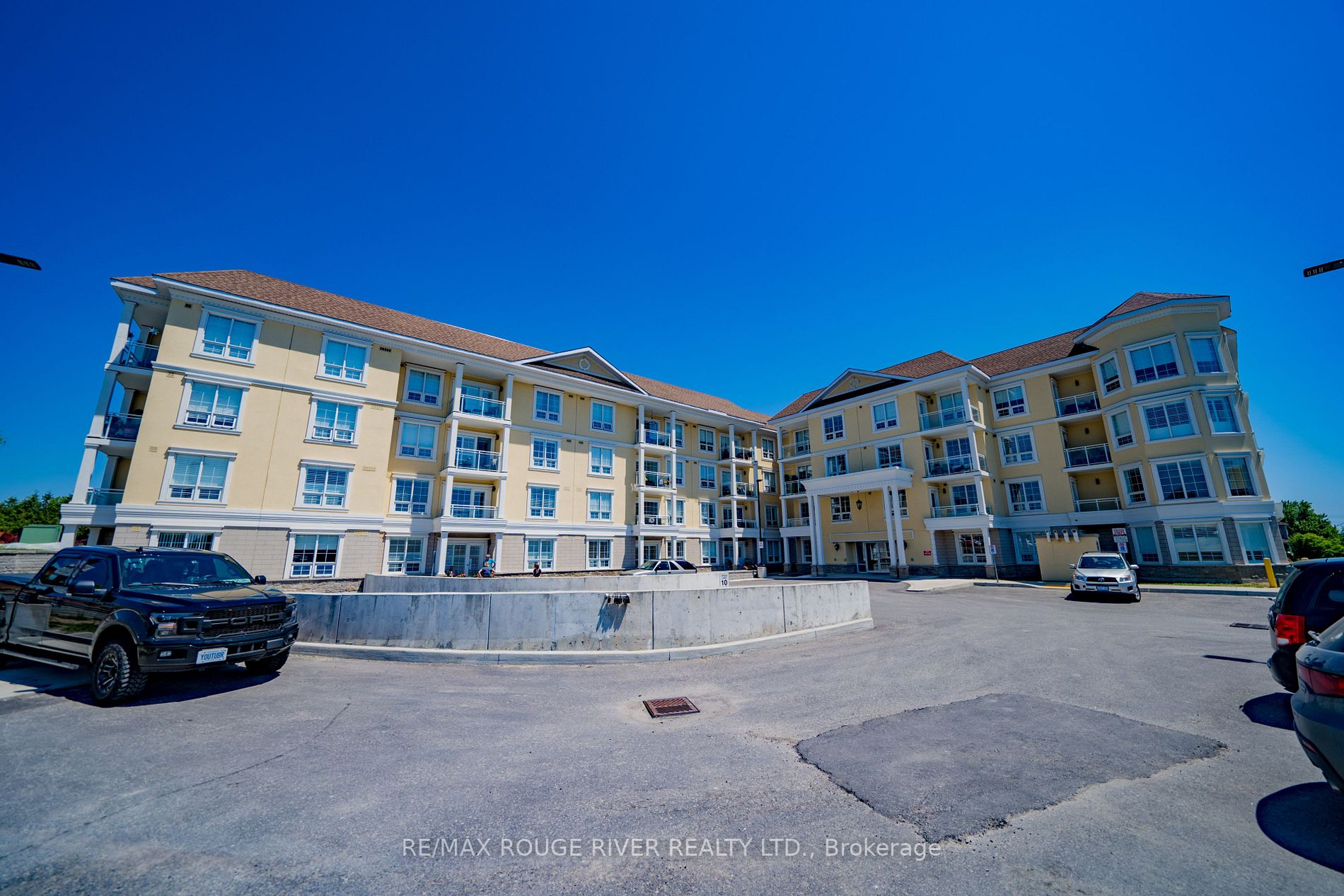 21 Brookhouse Dr, #302