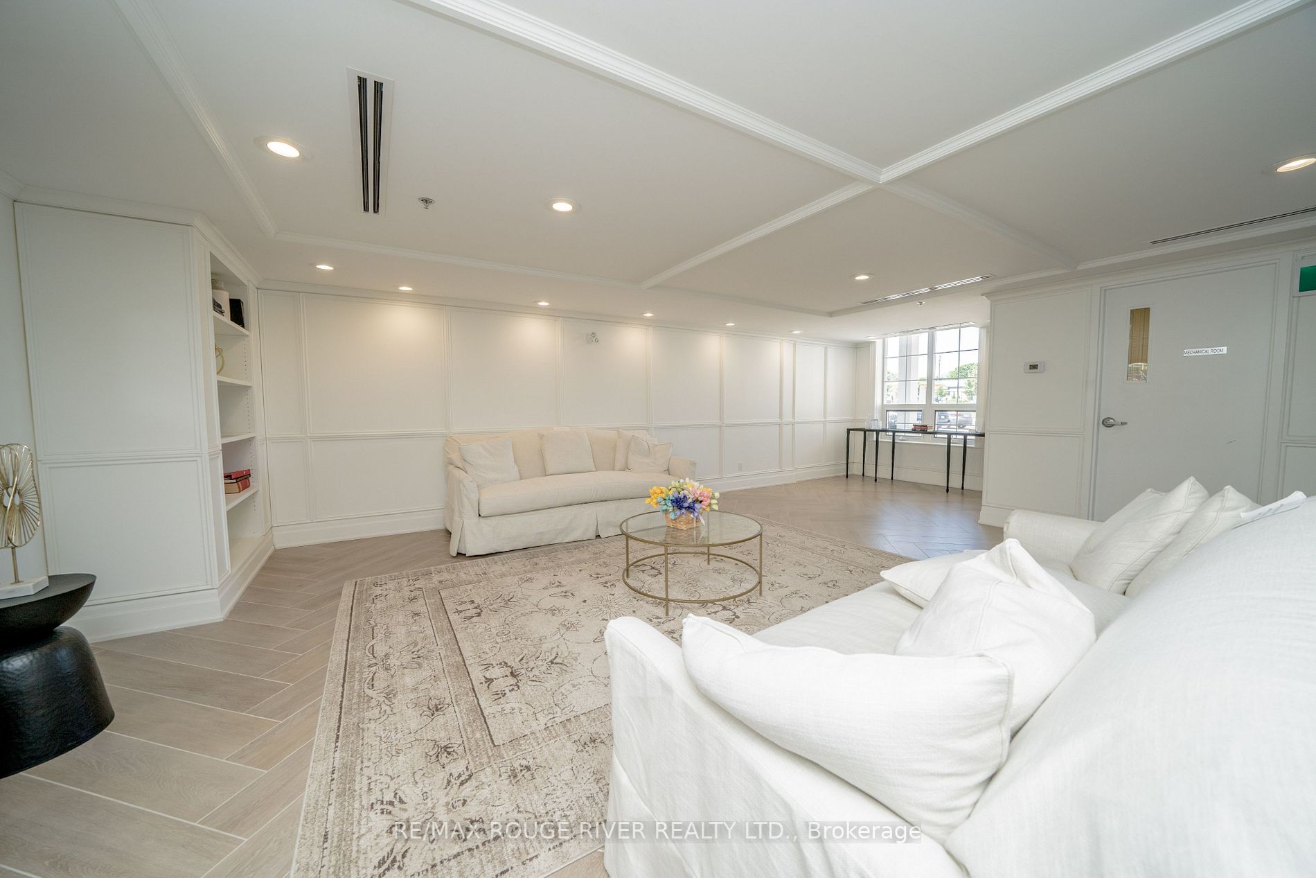 21 Brookhouse Dr, #302