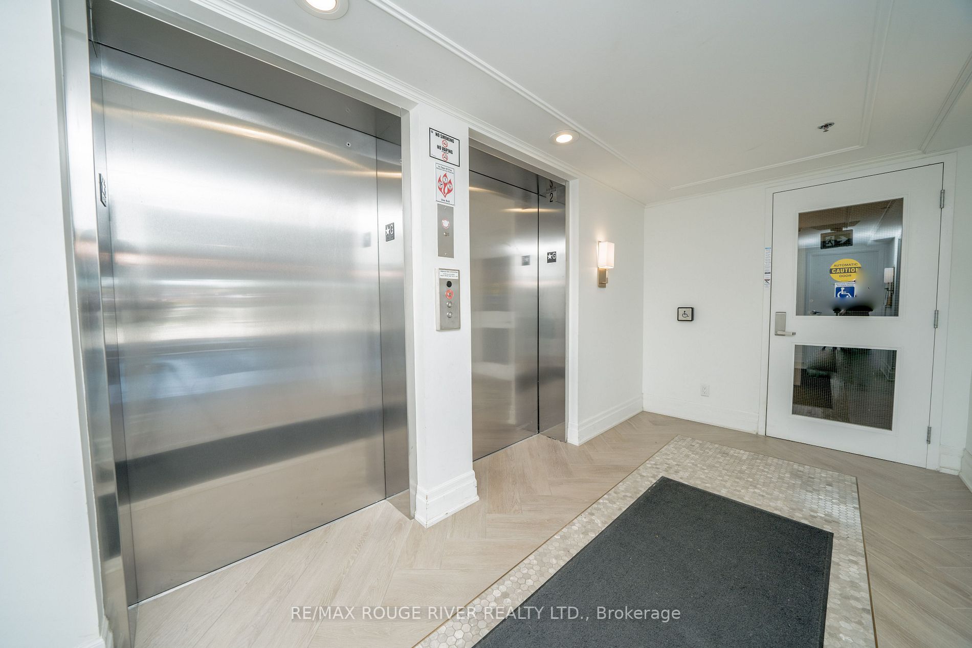 21 Brookhouse Dr, #302