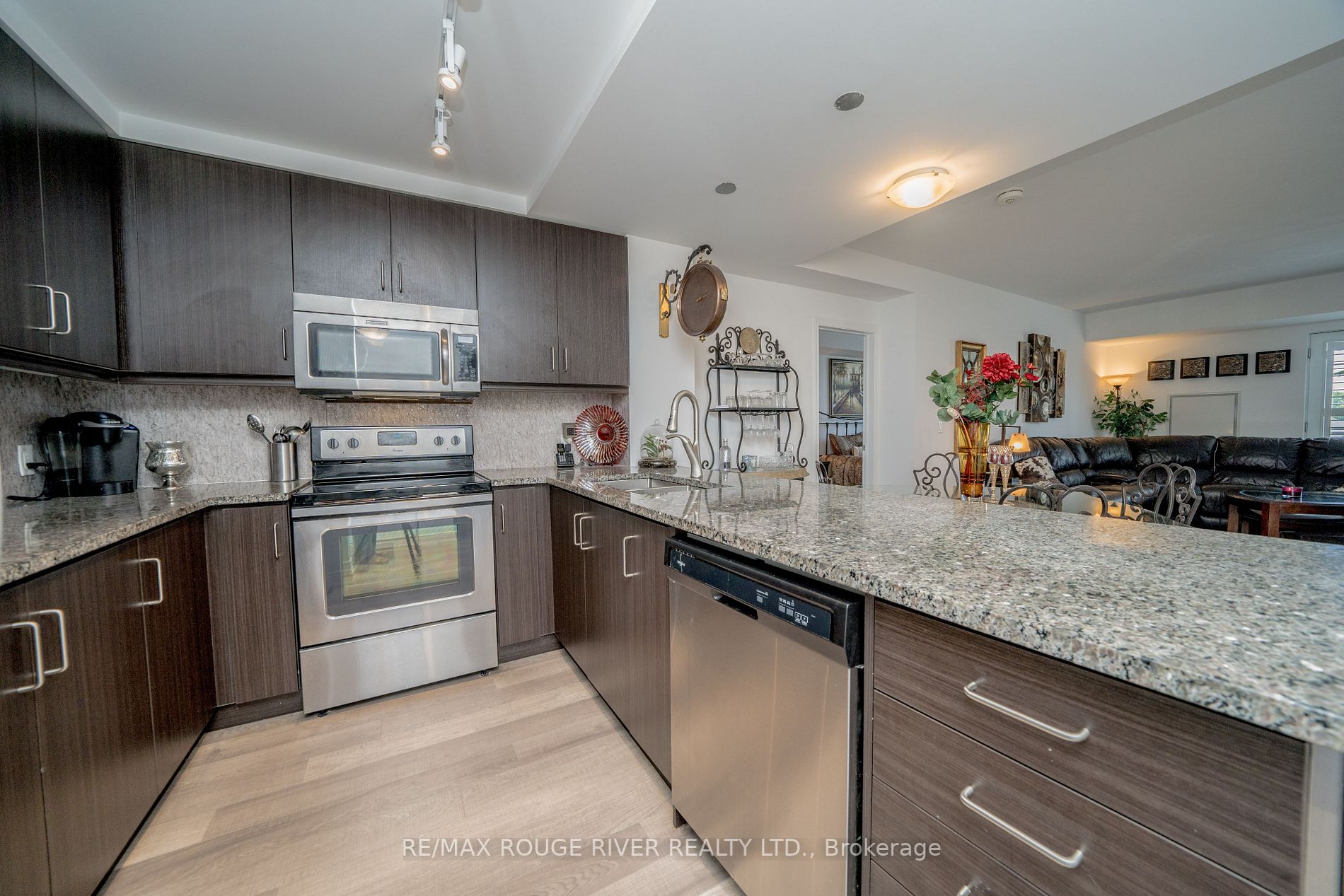 21 Brookhouse Dr, #302