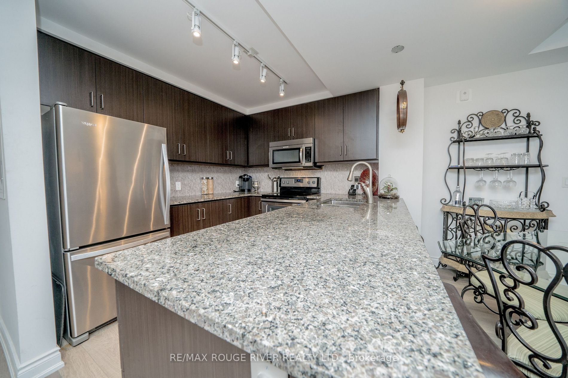 21 Brookhouse Dr, #302