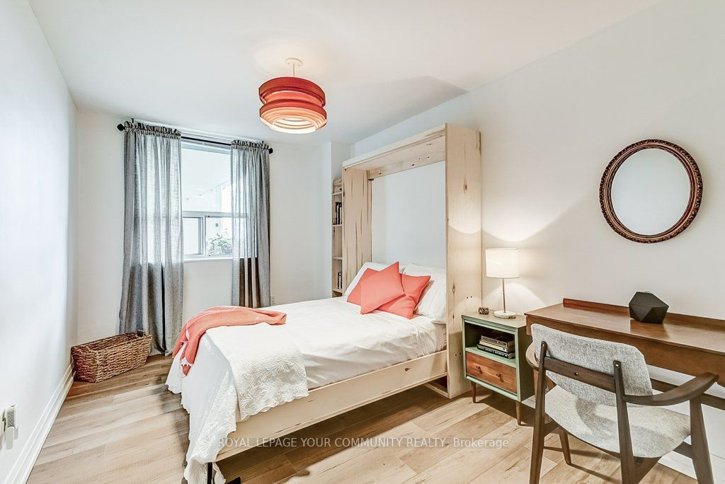 1 Massey Sq, #1509
