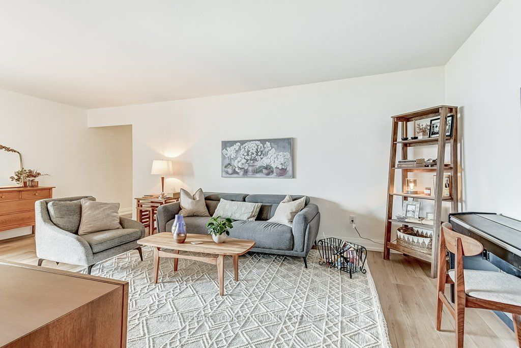 1 Massey Sq, #1509