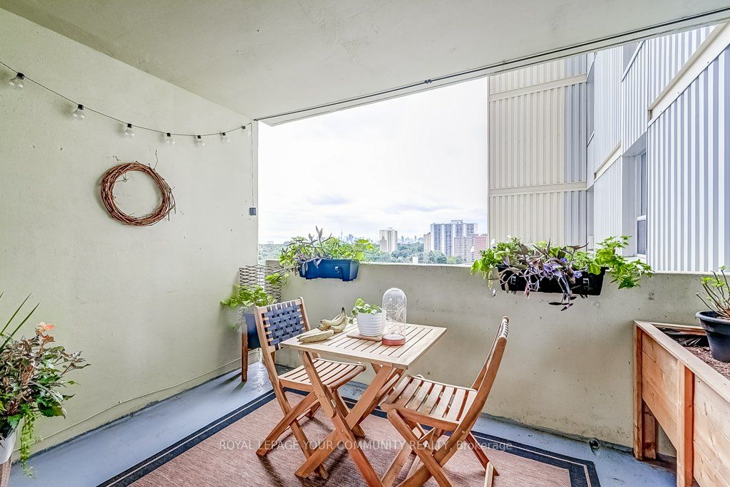 1 Massey Sq, #1509