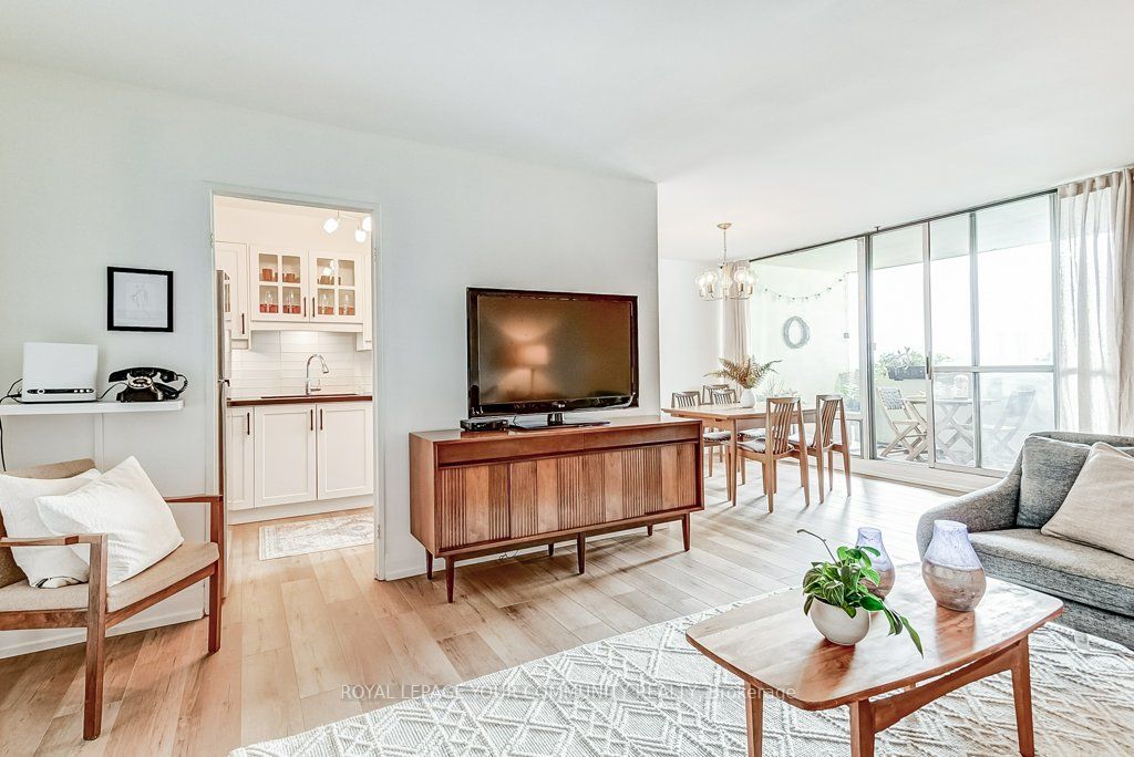 1 Massey Sq, #1509