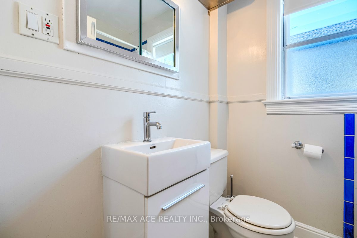 60 Manderley Dr