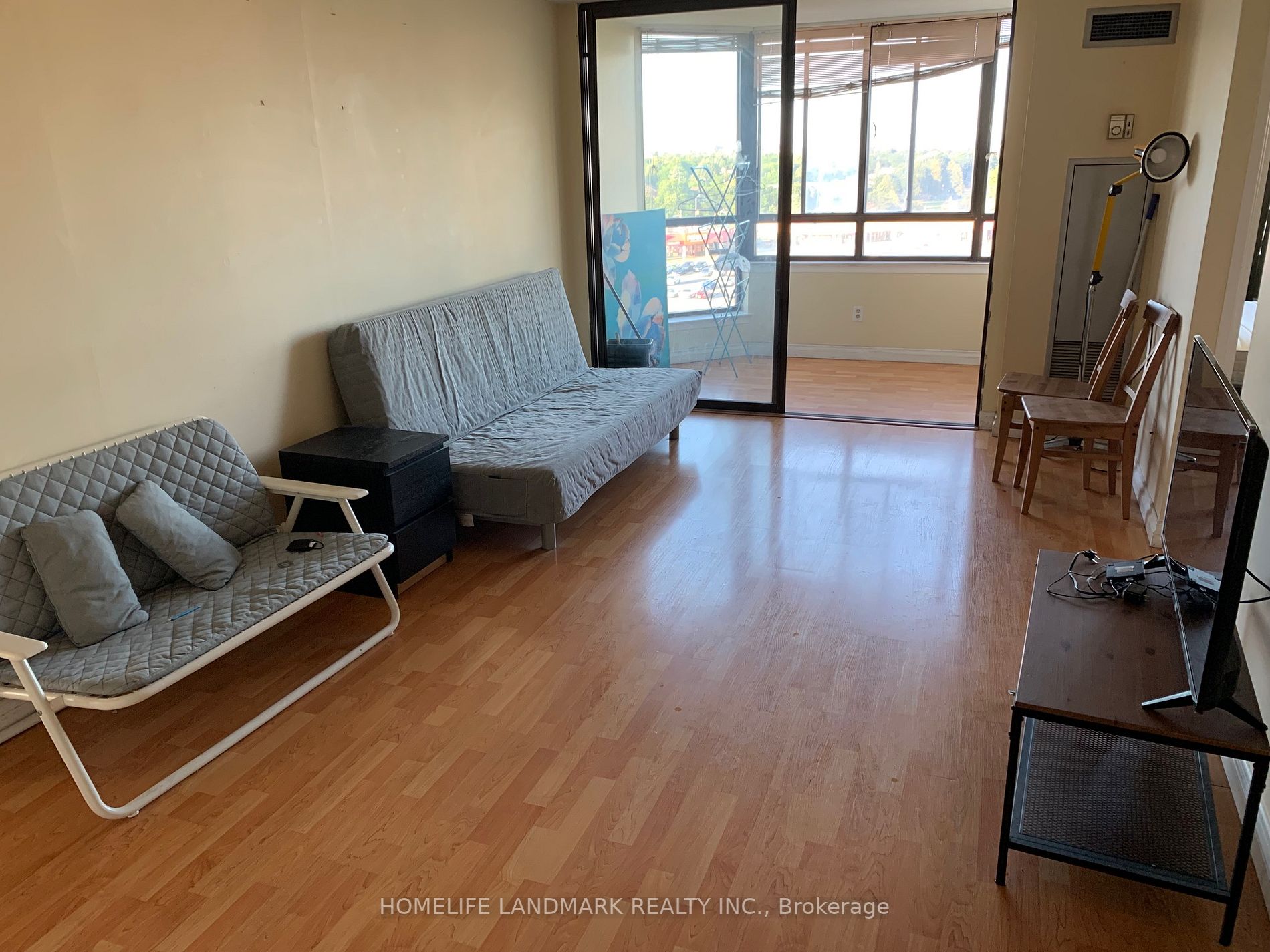 75 Bamburgh Circle, #818